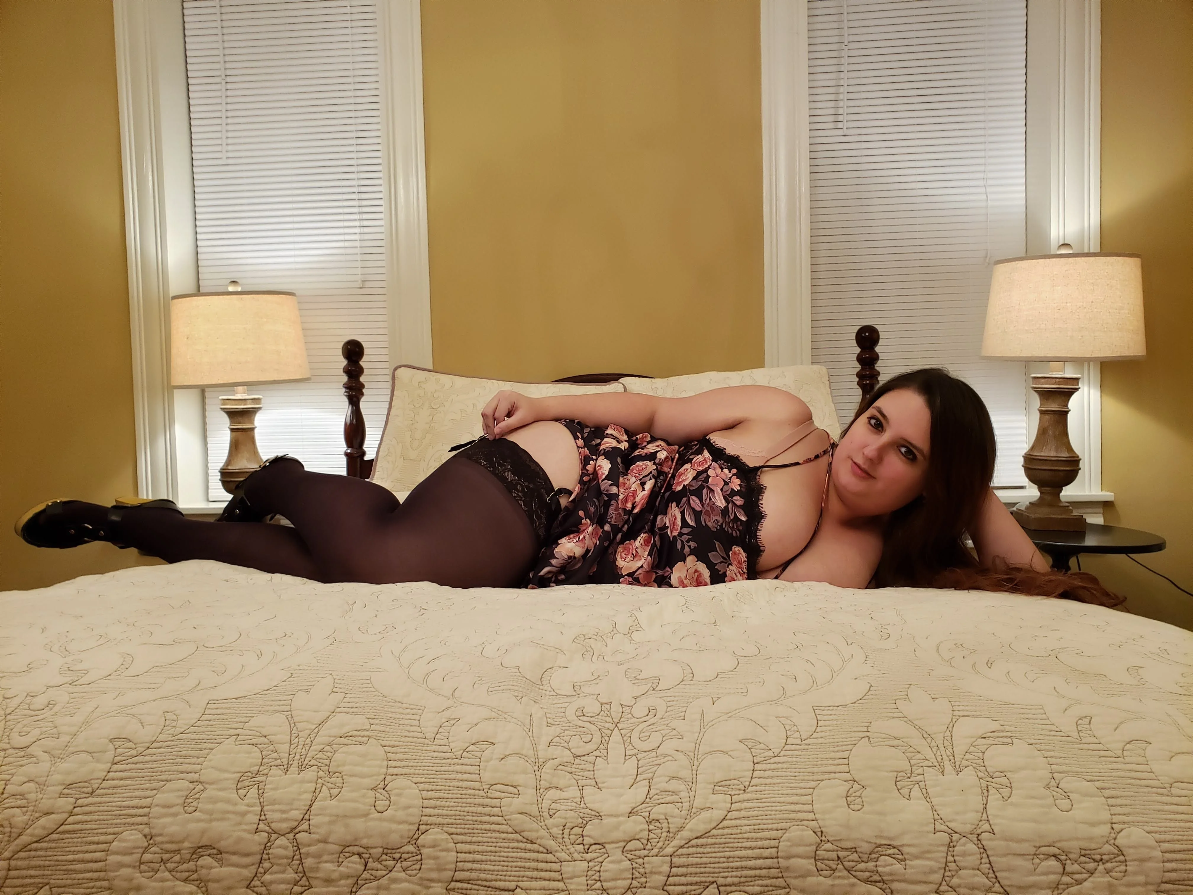 Kelly @the_busty_temptress94 exclusive content - 0 fans loved this post