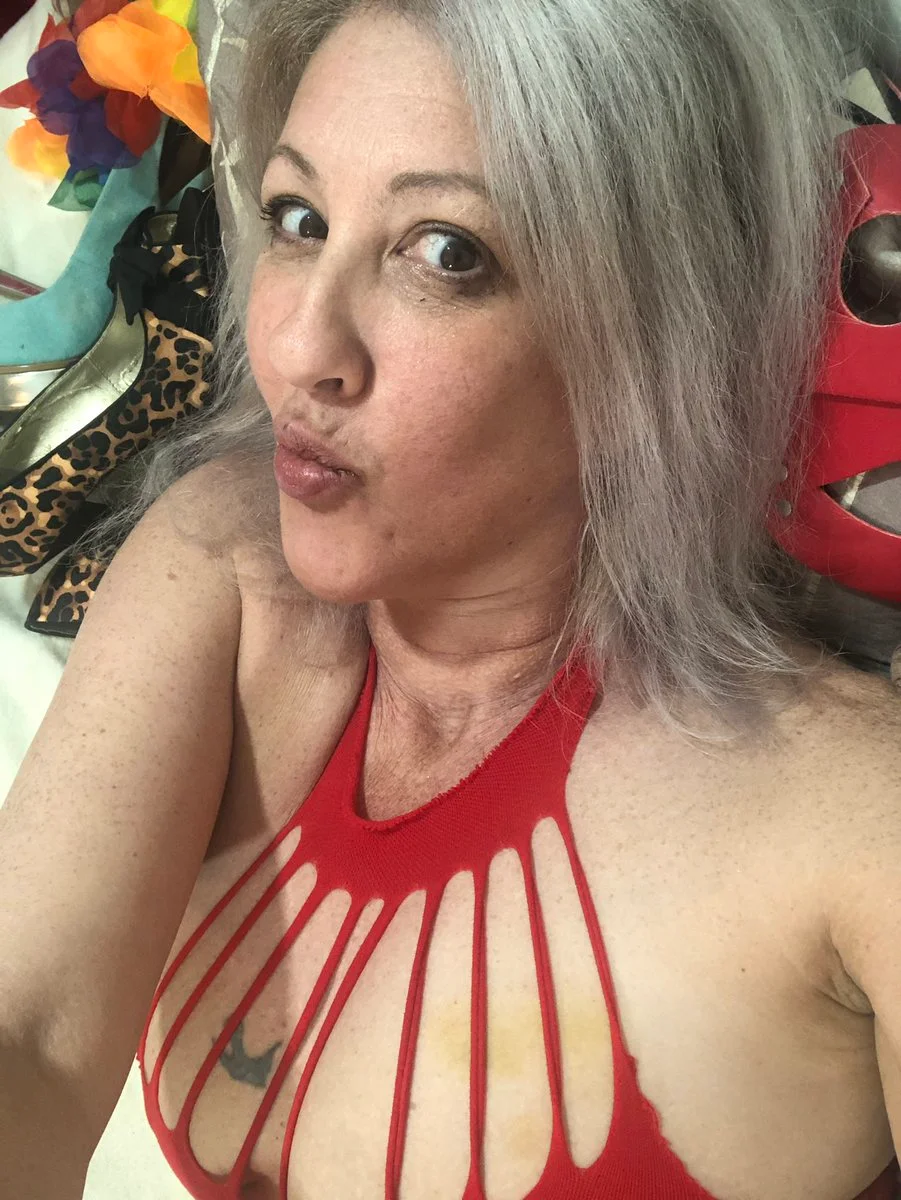 Maggie Moon @themaggiemoon lake vacation