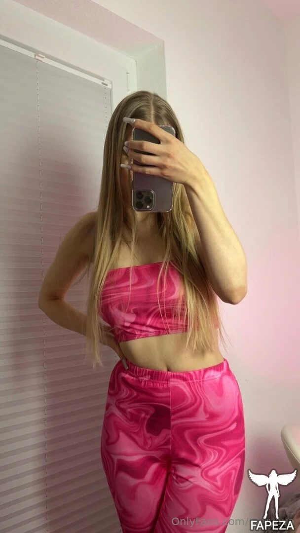 𝐀𝐕𝐀 🧸 ai hot