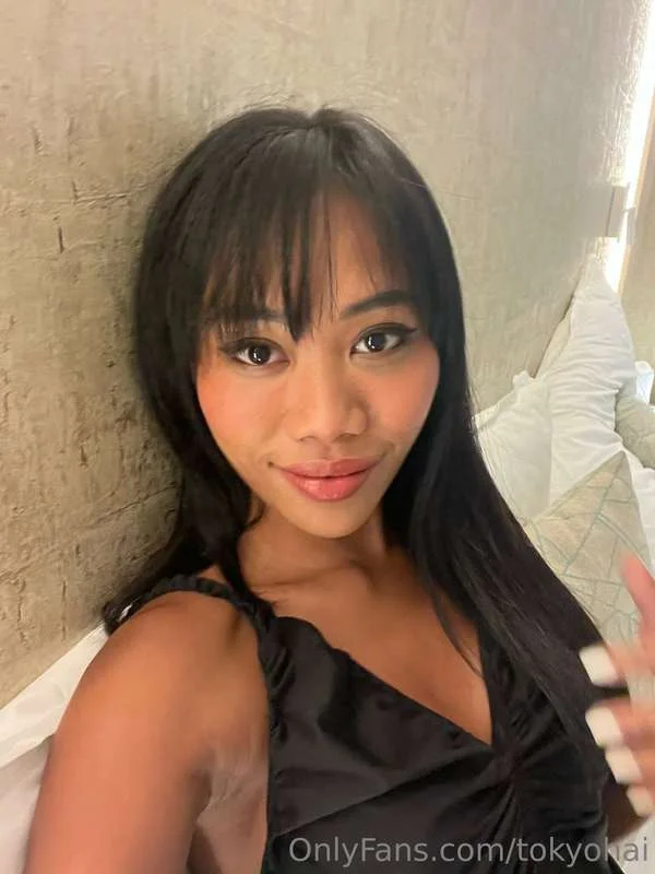 Tokyo @tokyohai jeff bezos dress