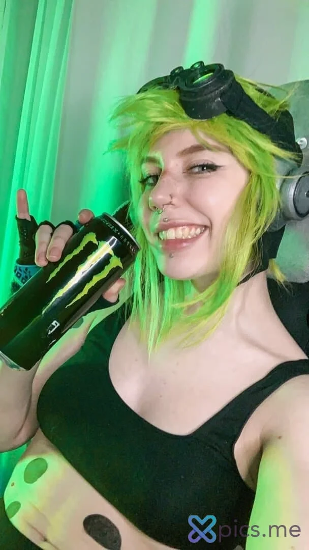 tsunderebean ON FАNSLY without clothes