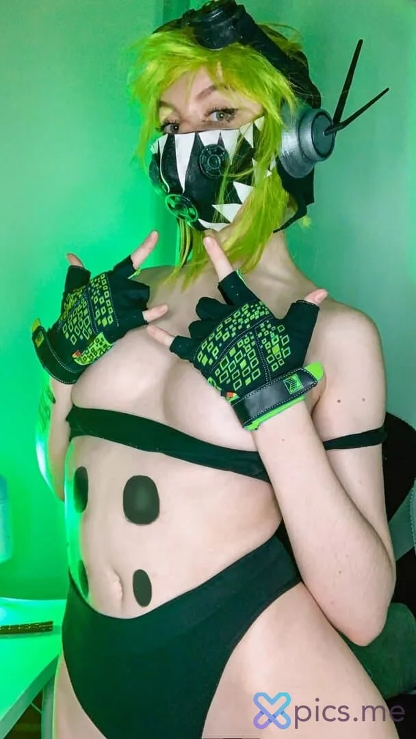 tsunderebean ON FАNSLY glen powell related