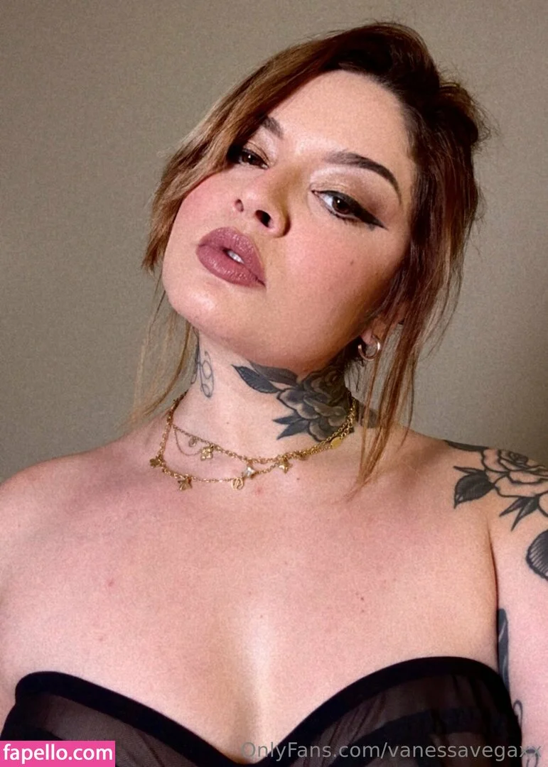 Vanessa Vega @vanessavegaxx pron