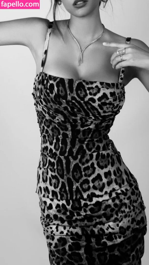 Vitto Lazzari 👸🏻 ice cream commercial