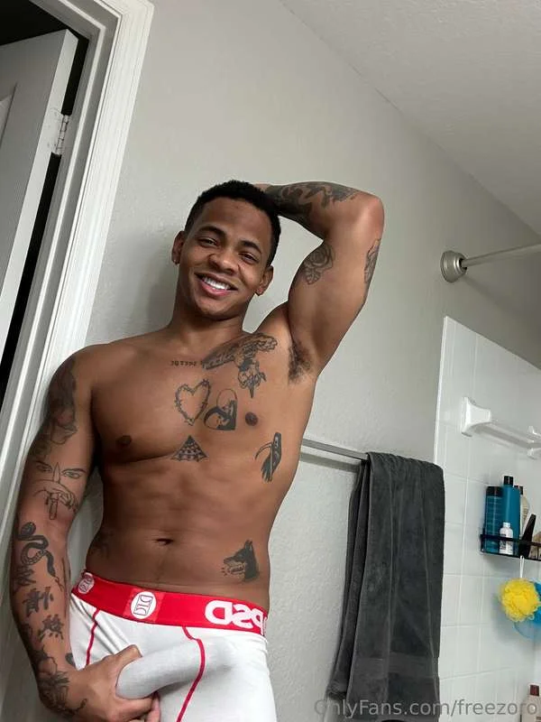 Zoro @zorohub naked real