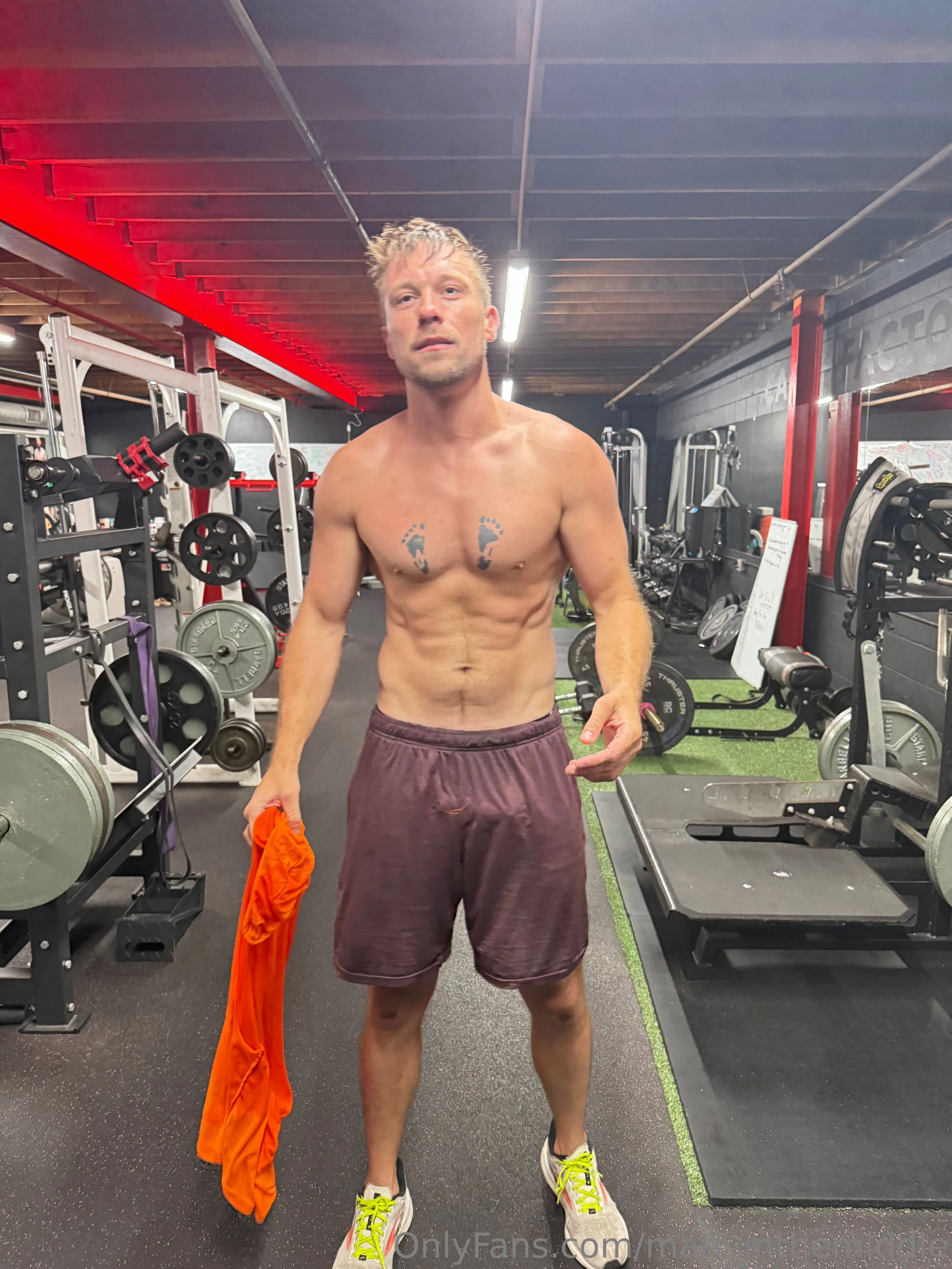 Matt aka Hudson @matt_inthemiddle bikini gif