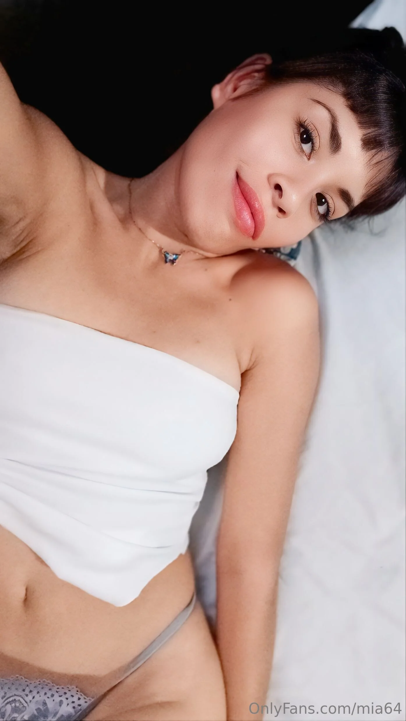 Mia SEXTING🫦 @mia64 mma fight video