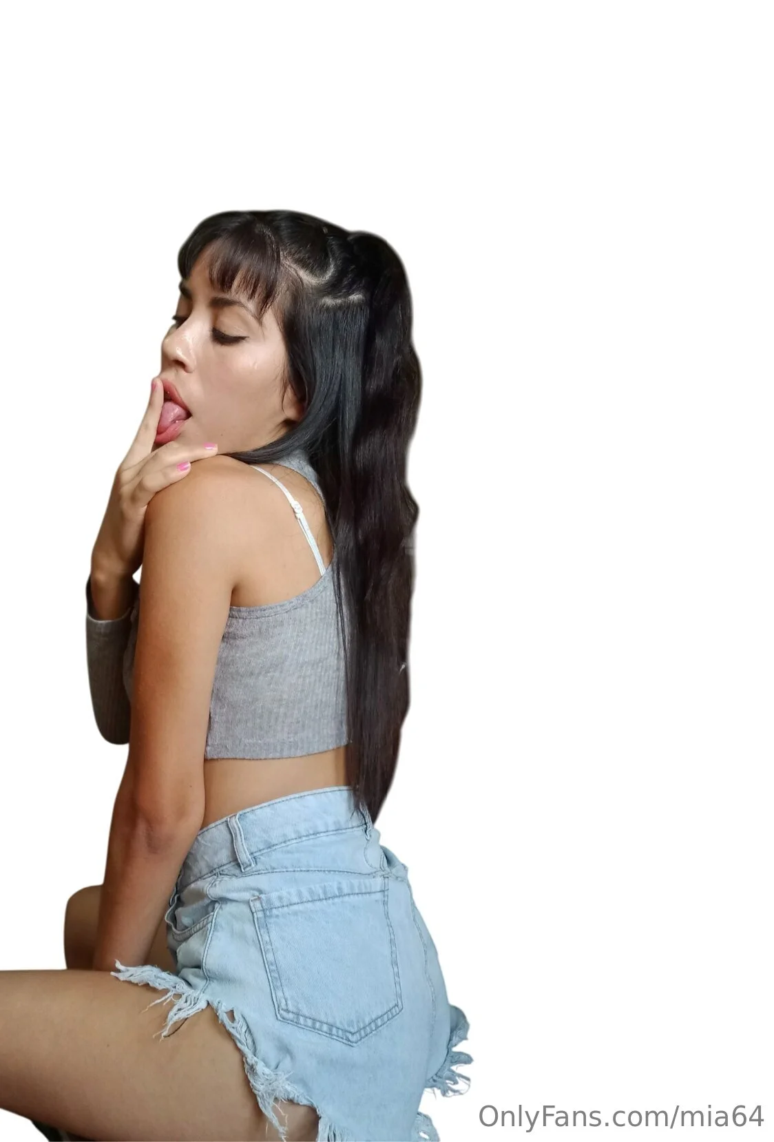 Mia SEXTING🫦 @mia64 golden globes 2024