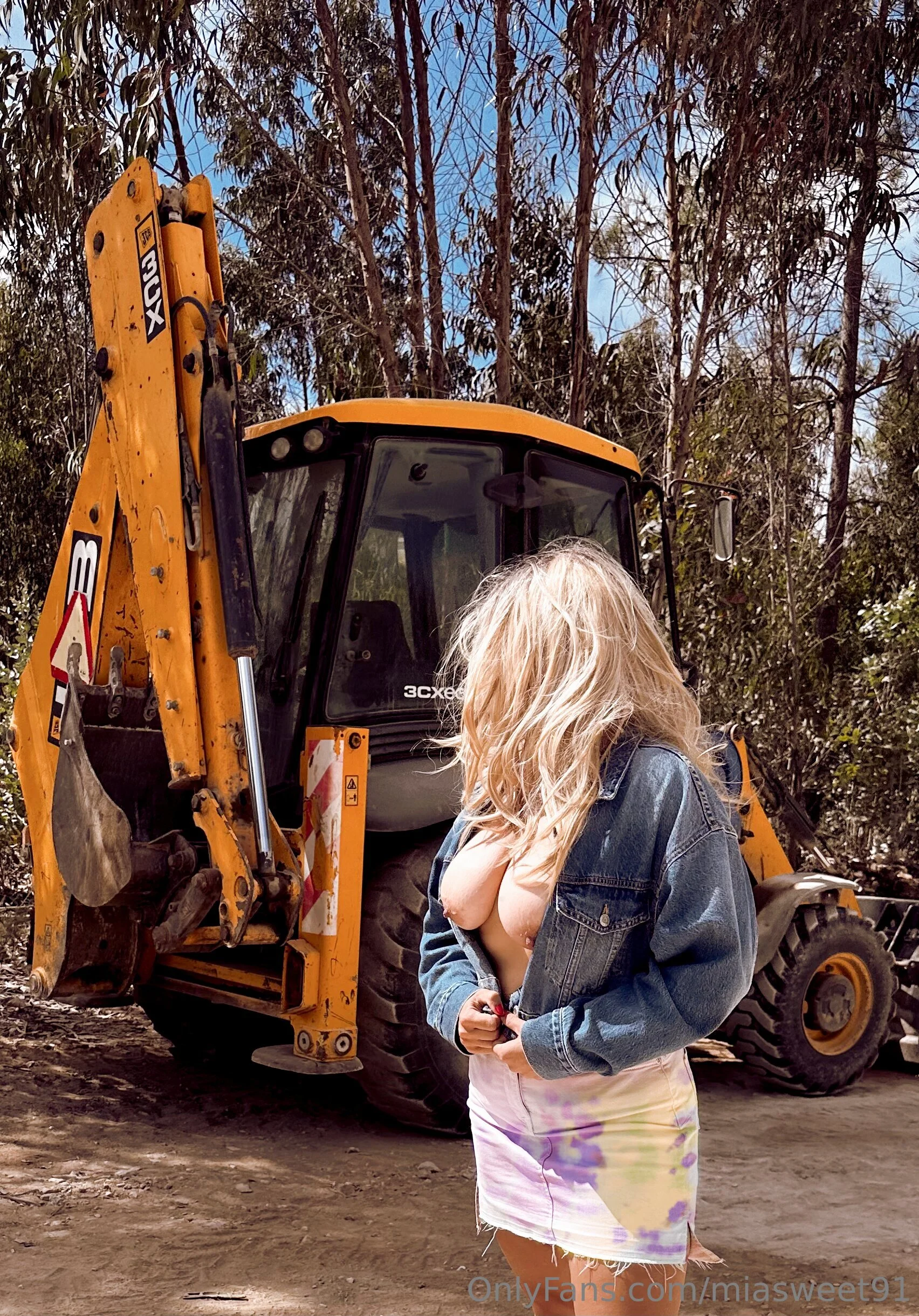 Mia Sweet @miasweet91 hey dude ad