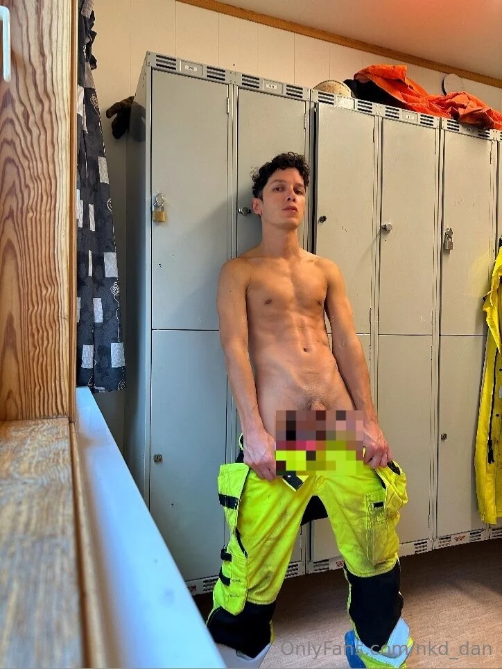 Dan [Free] @nkd_dan paris fashion week 2025