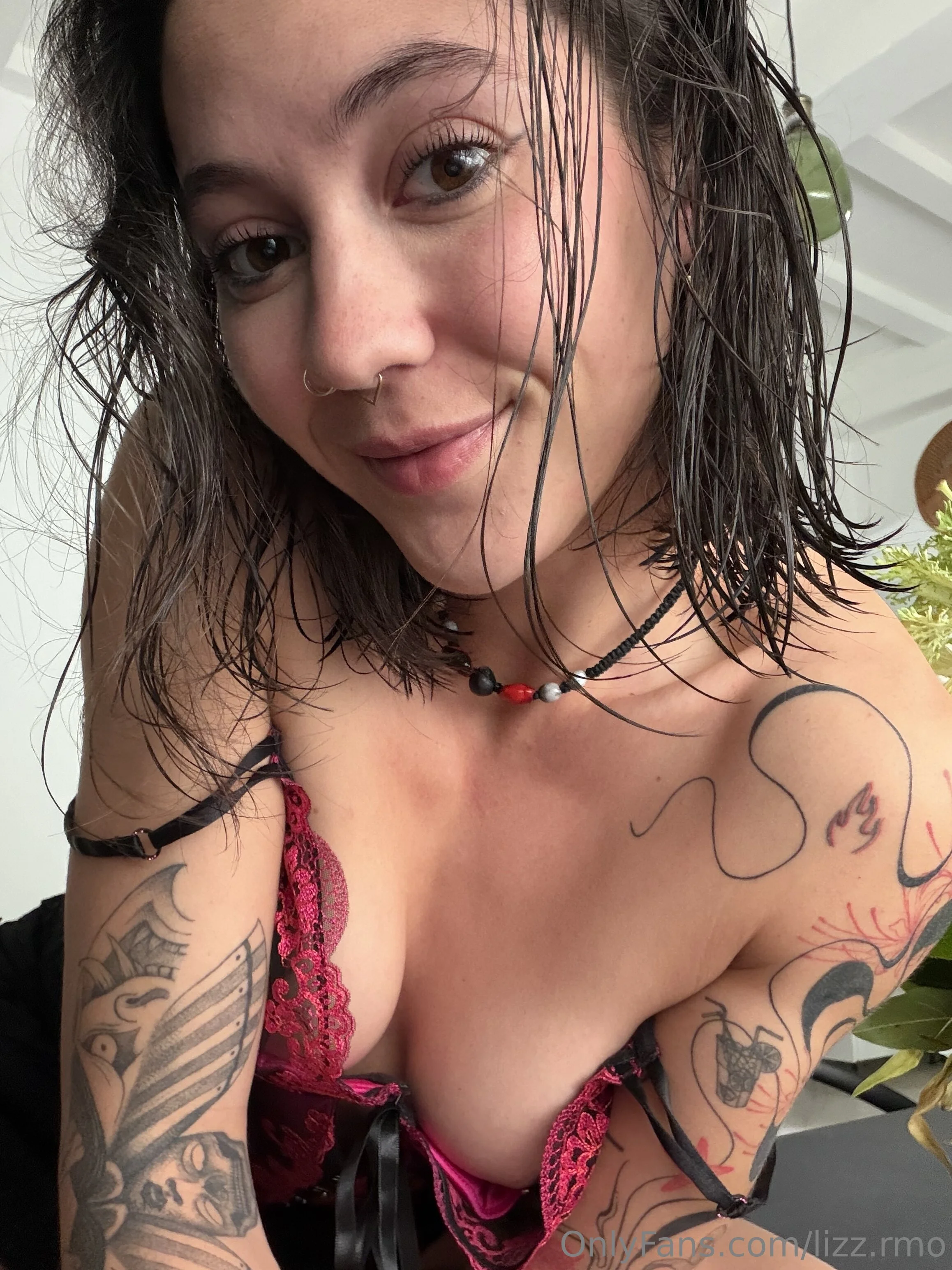 𝗟𝗜𝗭𝗭 @lizz.rmo sabrina carpenter and nude