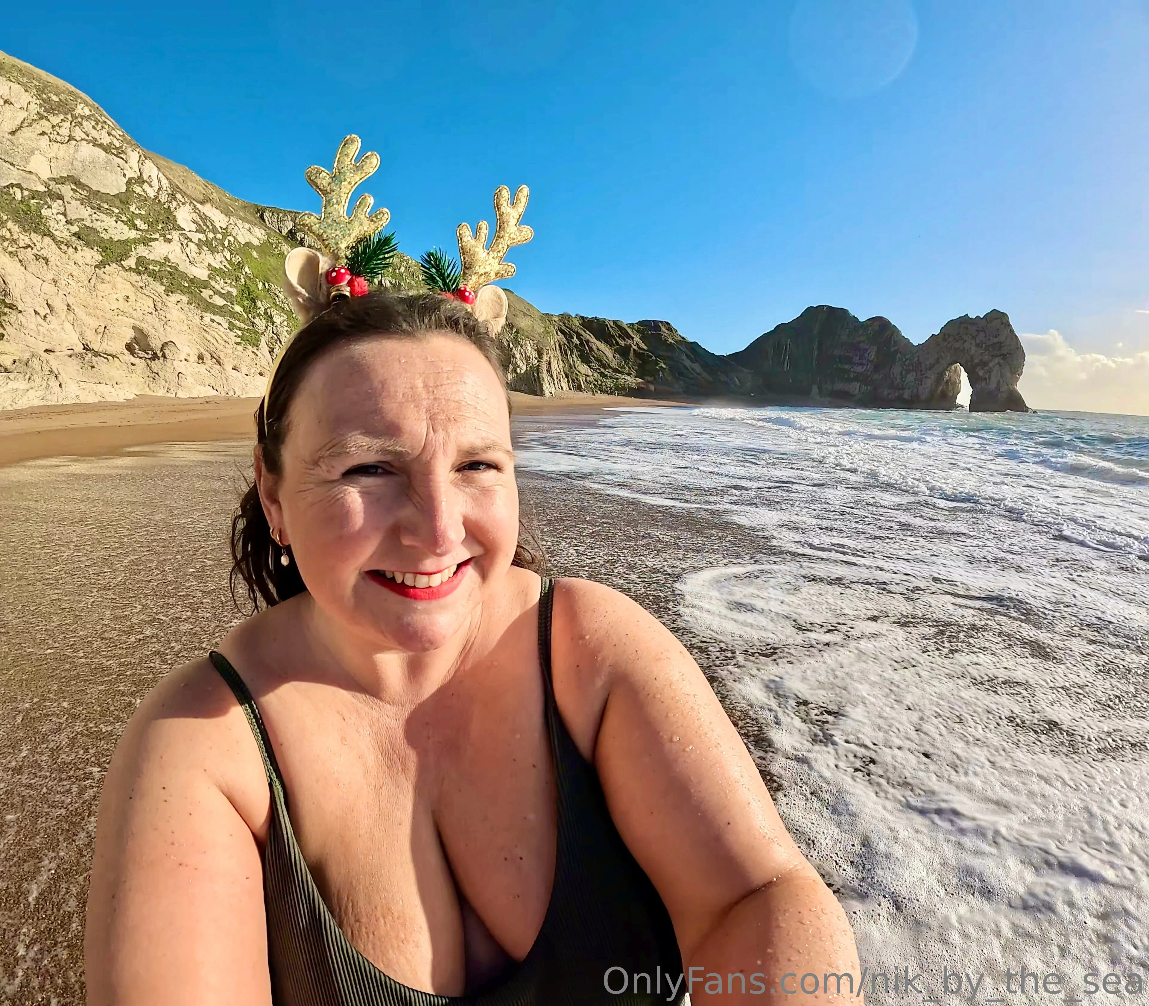 Nikki @nik_by_the_sea lingeri