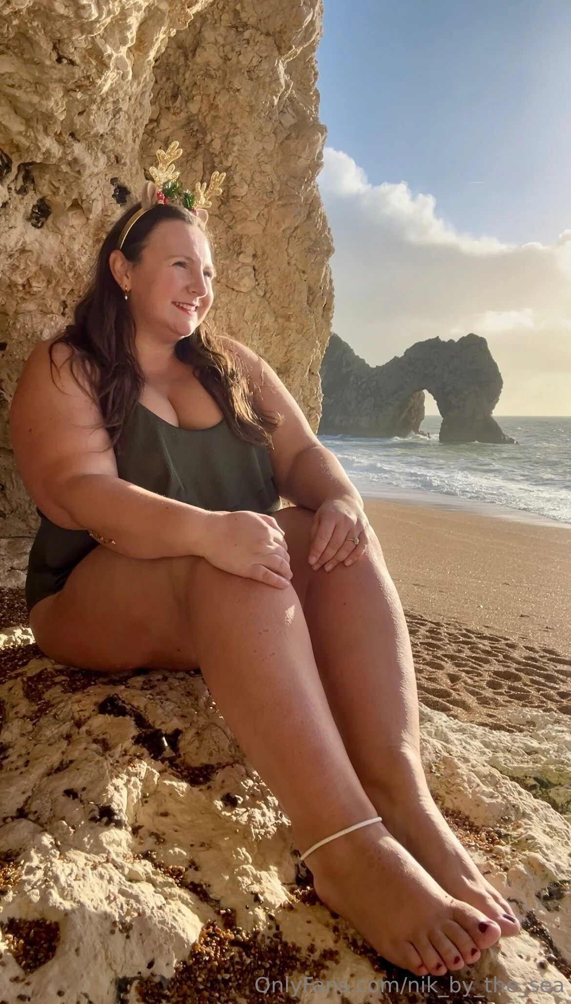 Nikki @nik_by_the_sea renee rapp