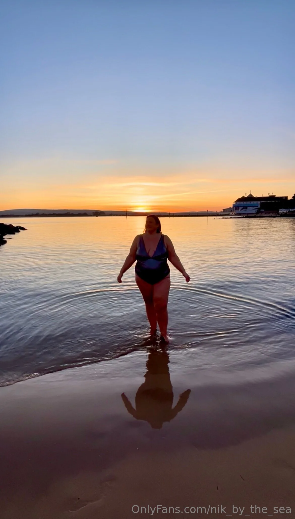 Nikki @nik_by_the_sea stranger things character