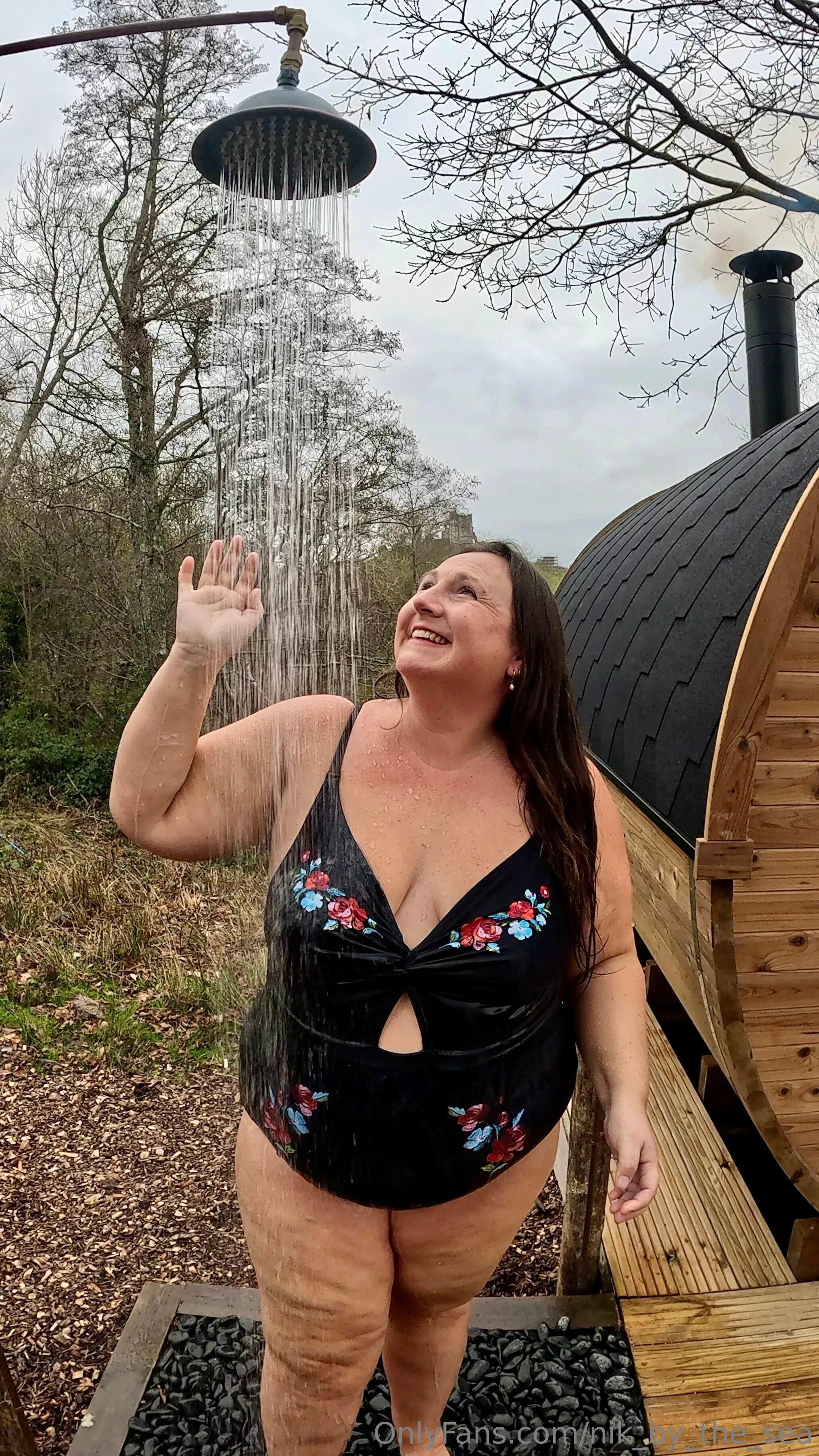 Nikki @nik_by_the_sea and dermot mulroney