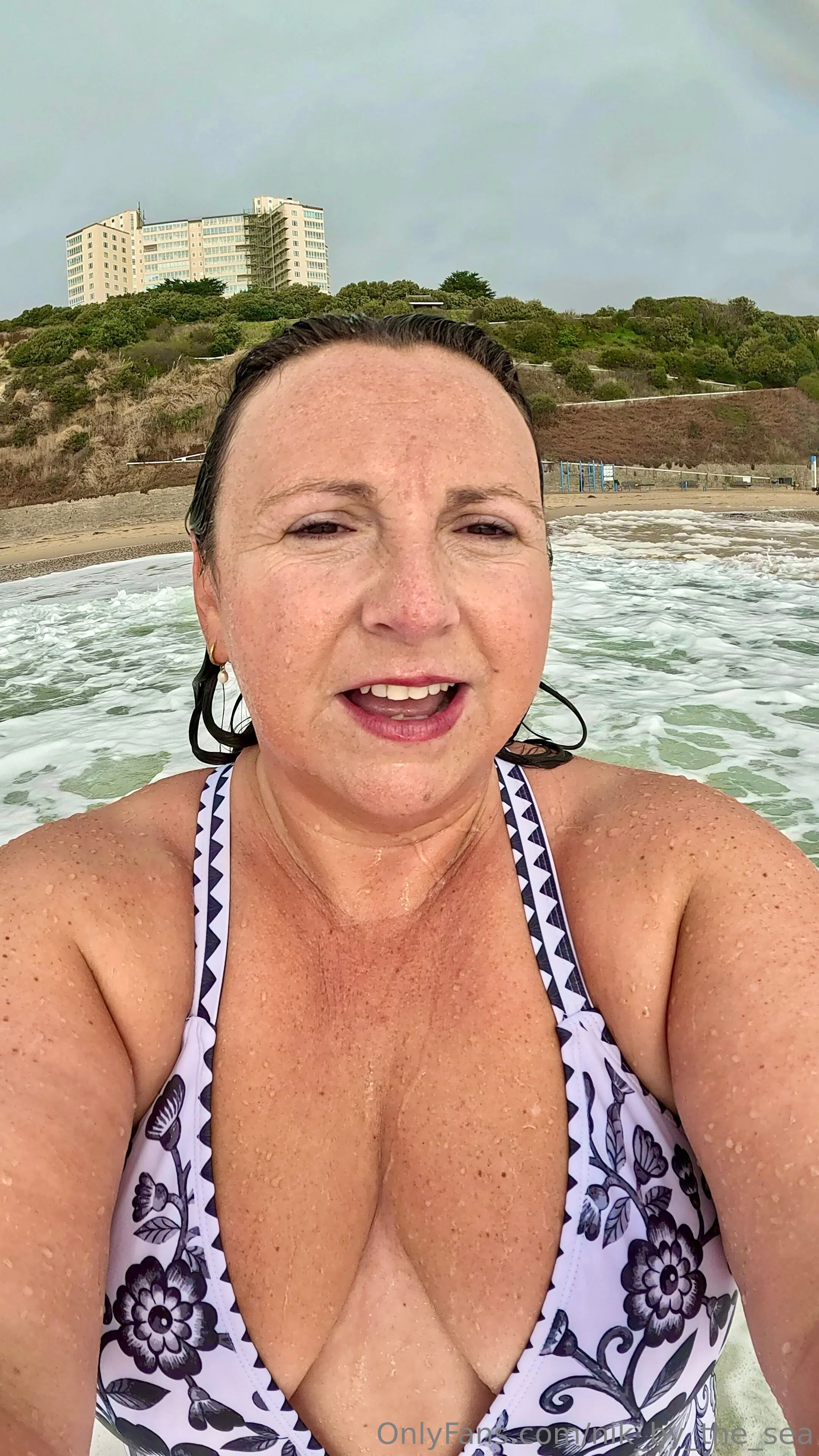 Nikki @nik_by_the_sea american eagle ads