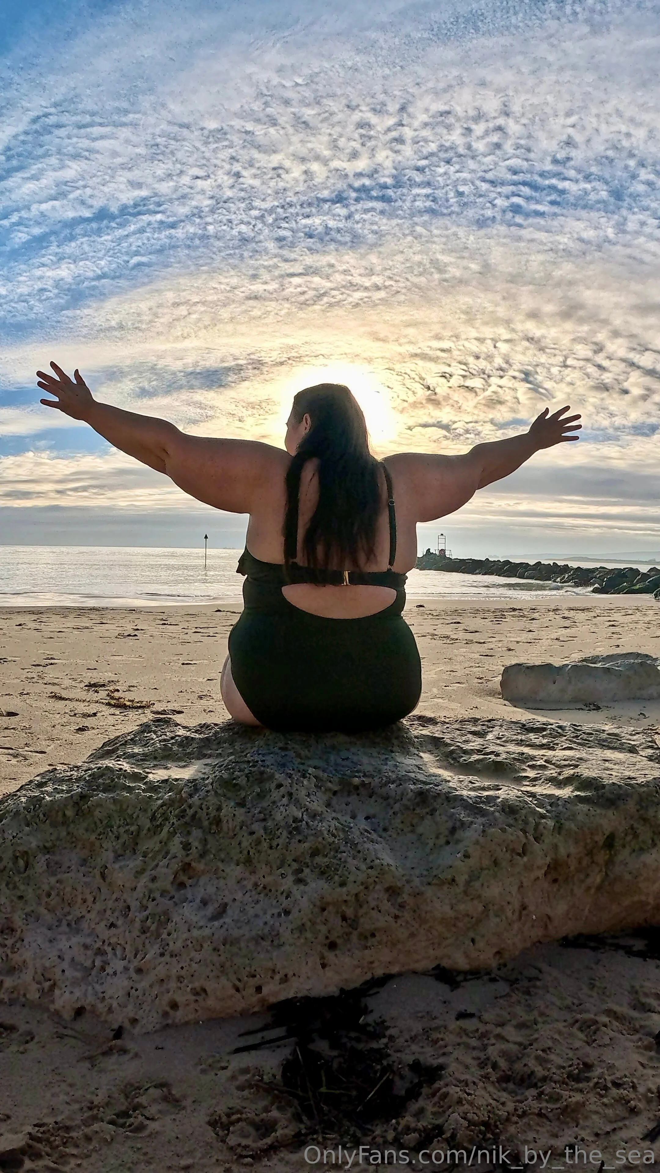 Nikki @nik_by_the_sea did do onlyfans