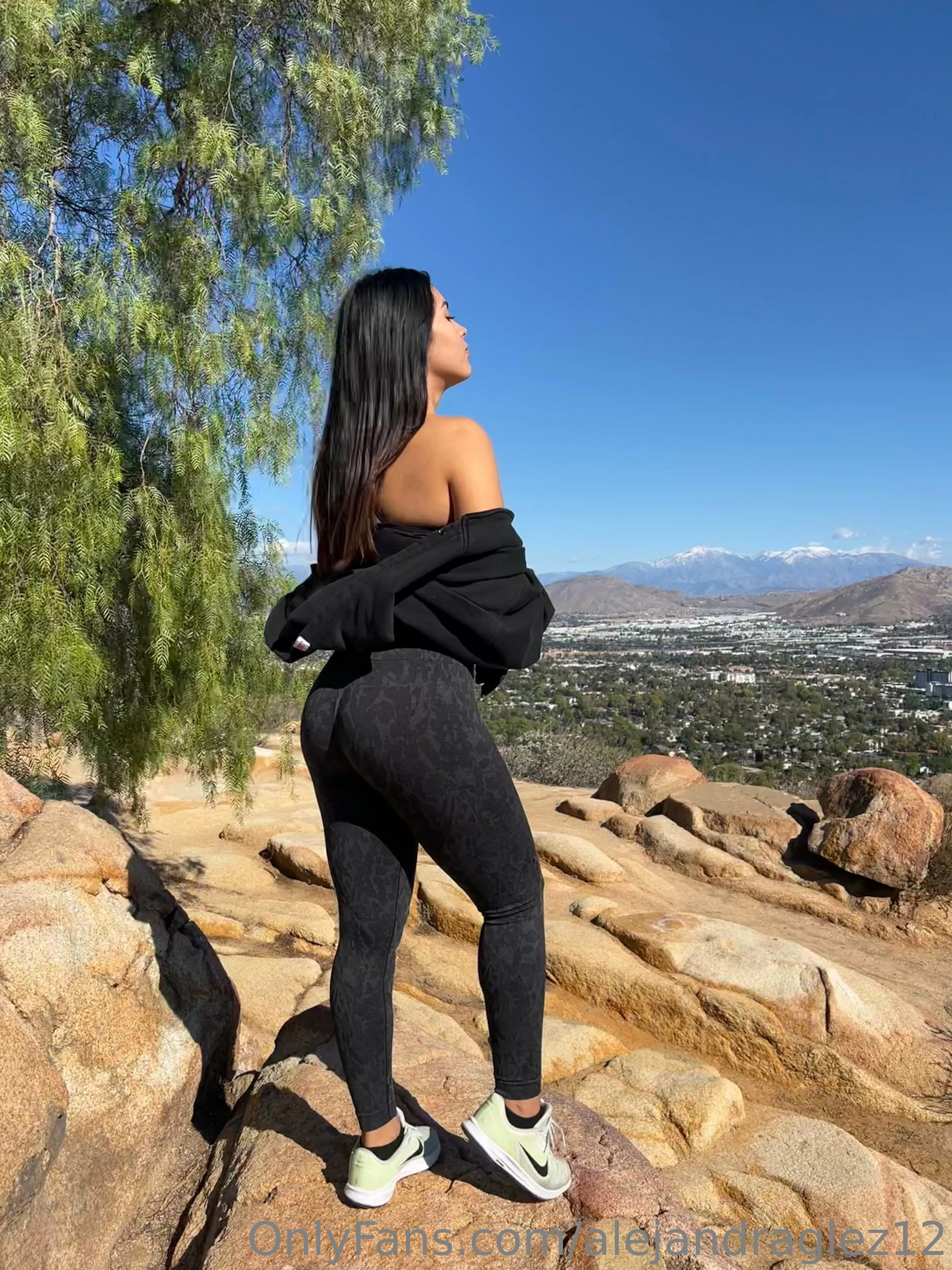 Alejandra Glez femdom