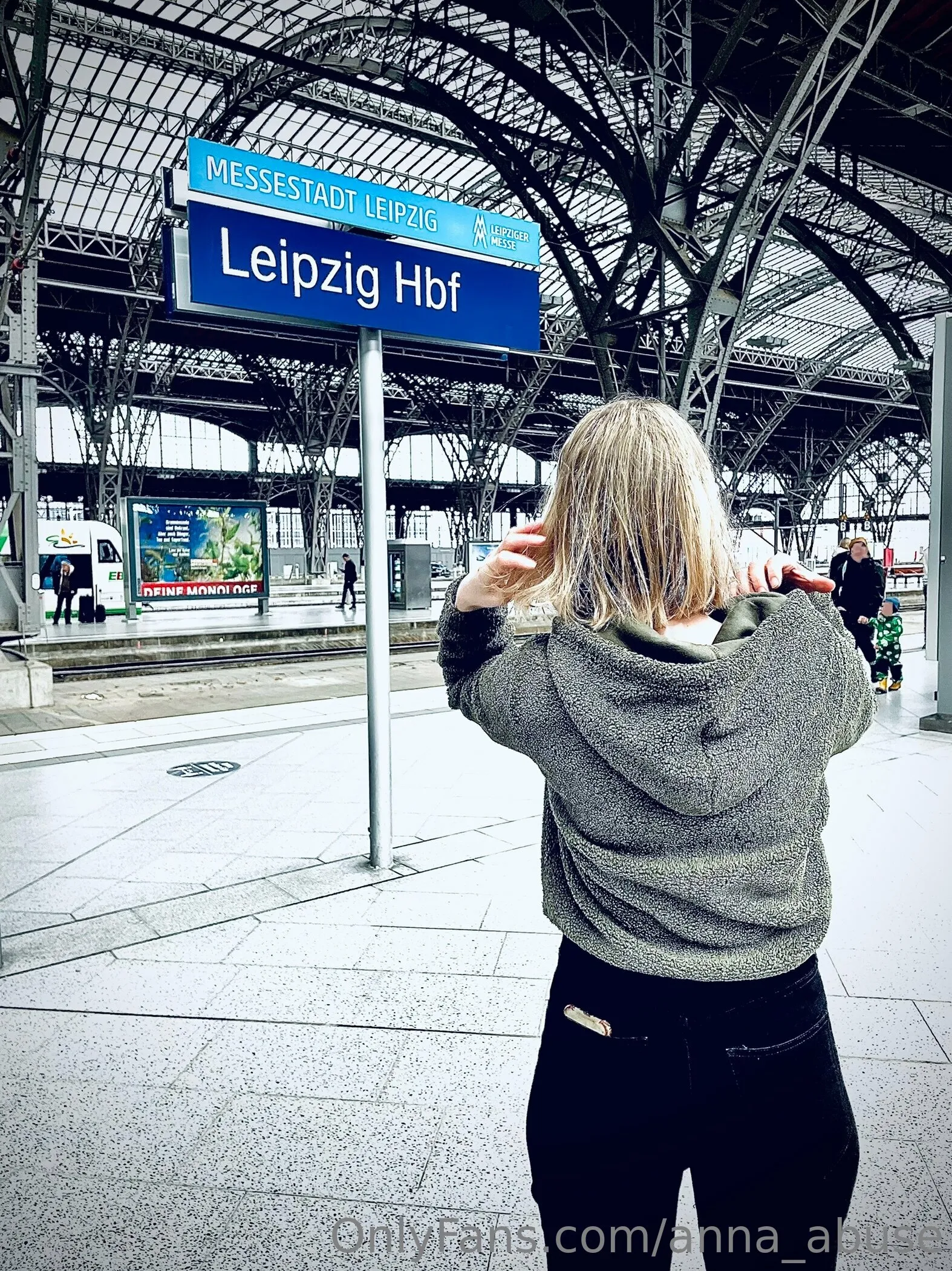 girl on train🚅🚇🛤 - wer kommt mit in mein abteil💺😳😜