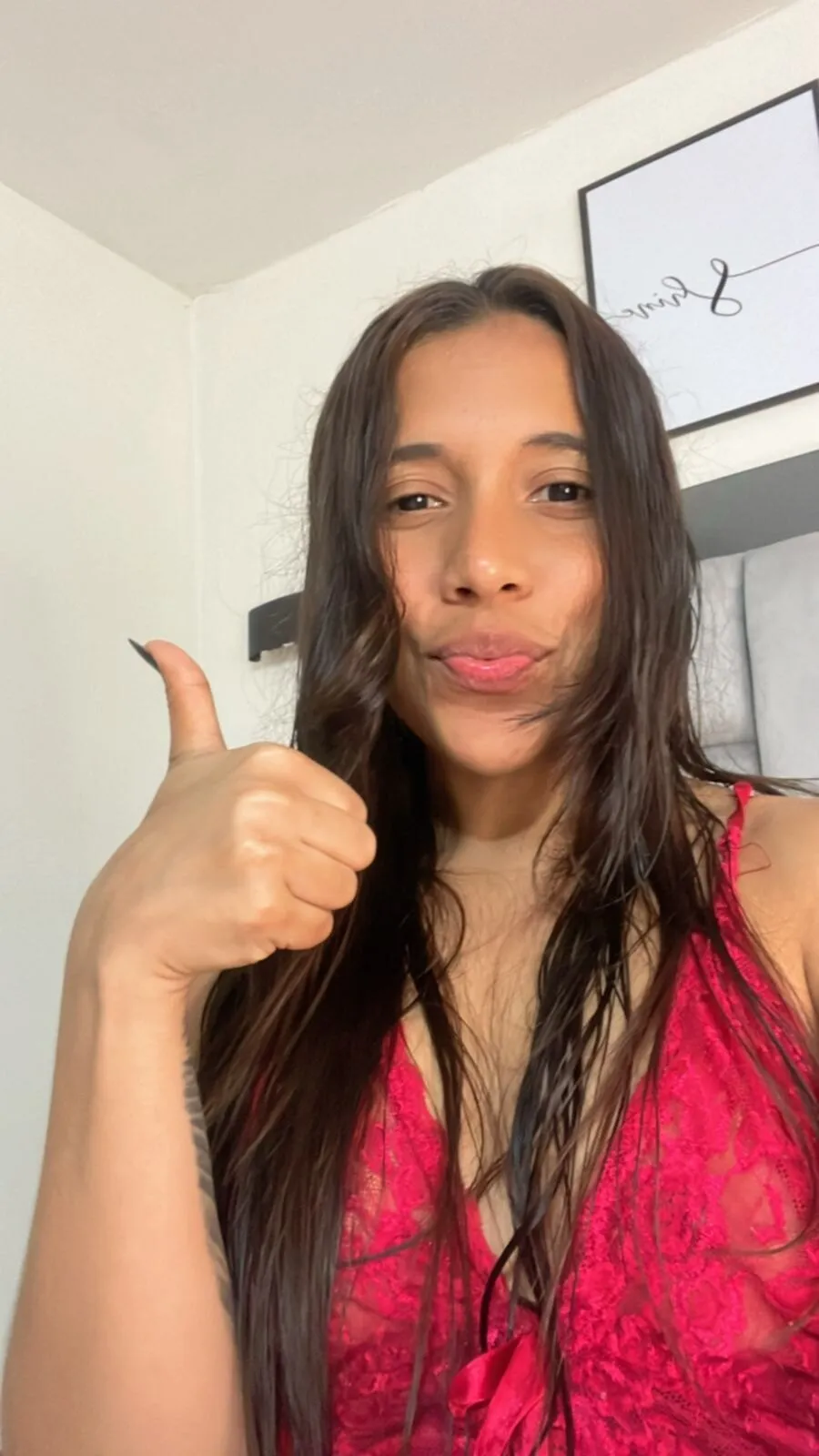 I love doing this gesture hahaha 🥰