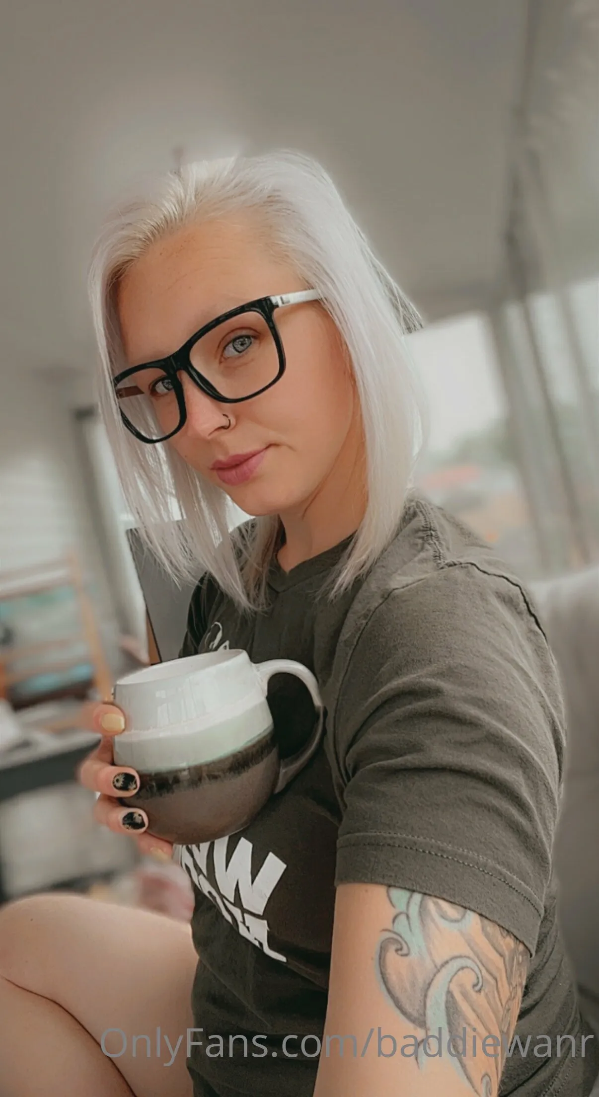 Baddie 🍑 in loss of innocence