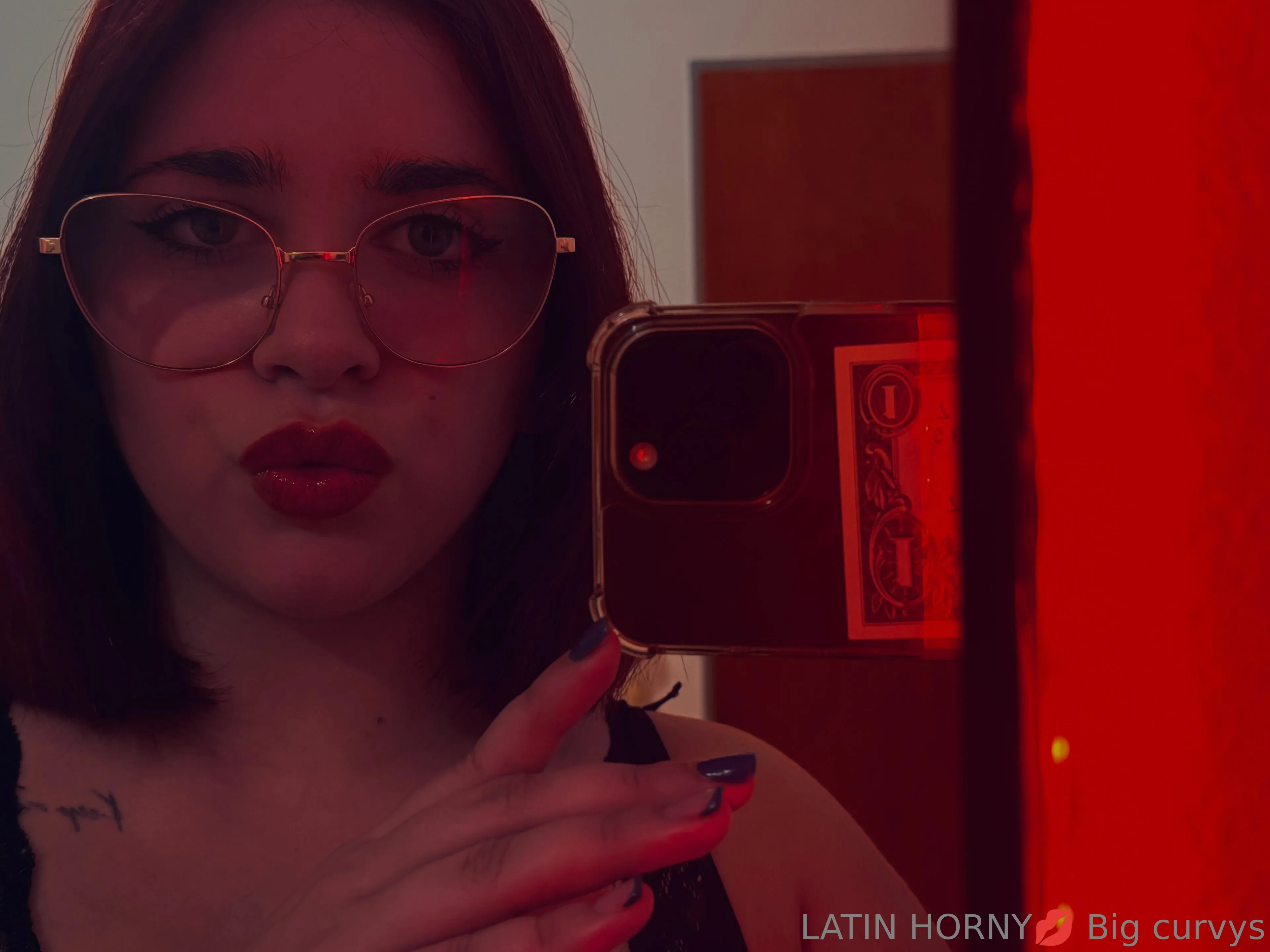 FETISH GODDESS MALENA🖤 @barbiered69 red dress