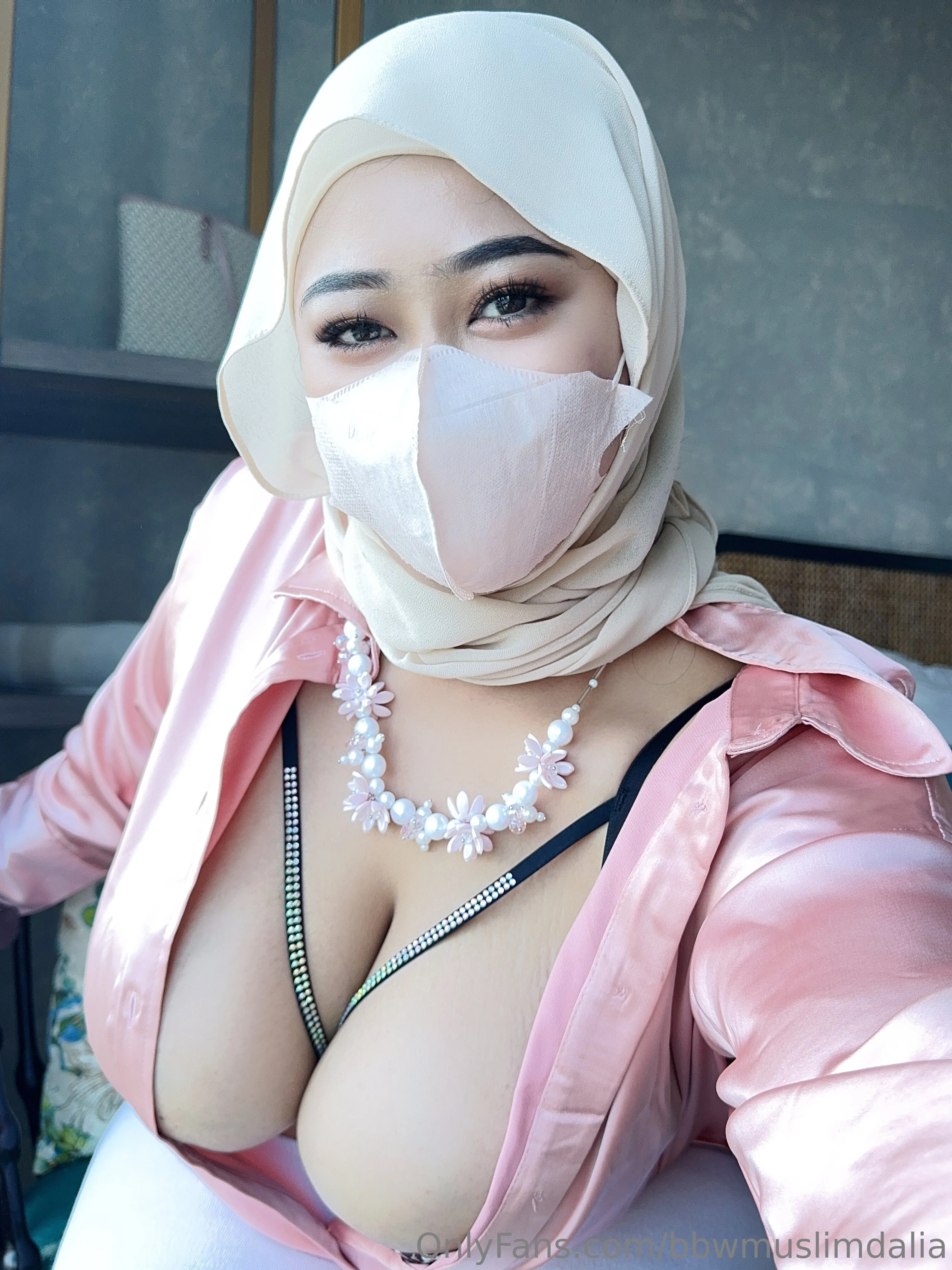 Busty Dalia (H Cup)🧕 hot