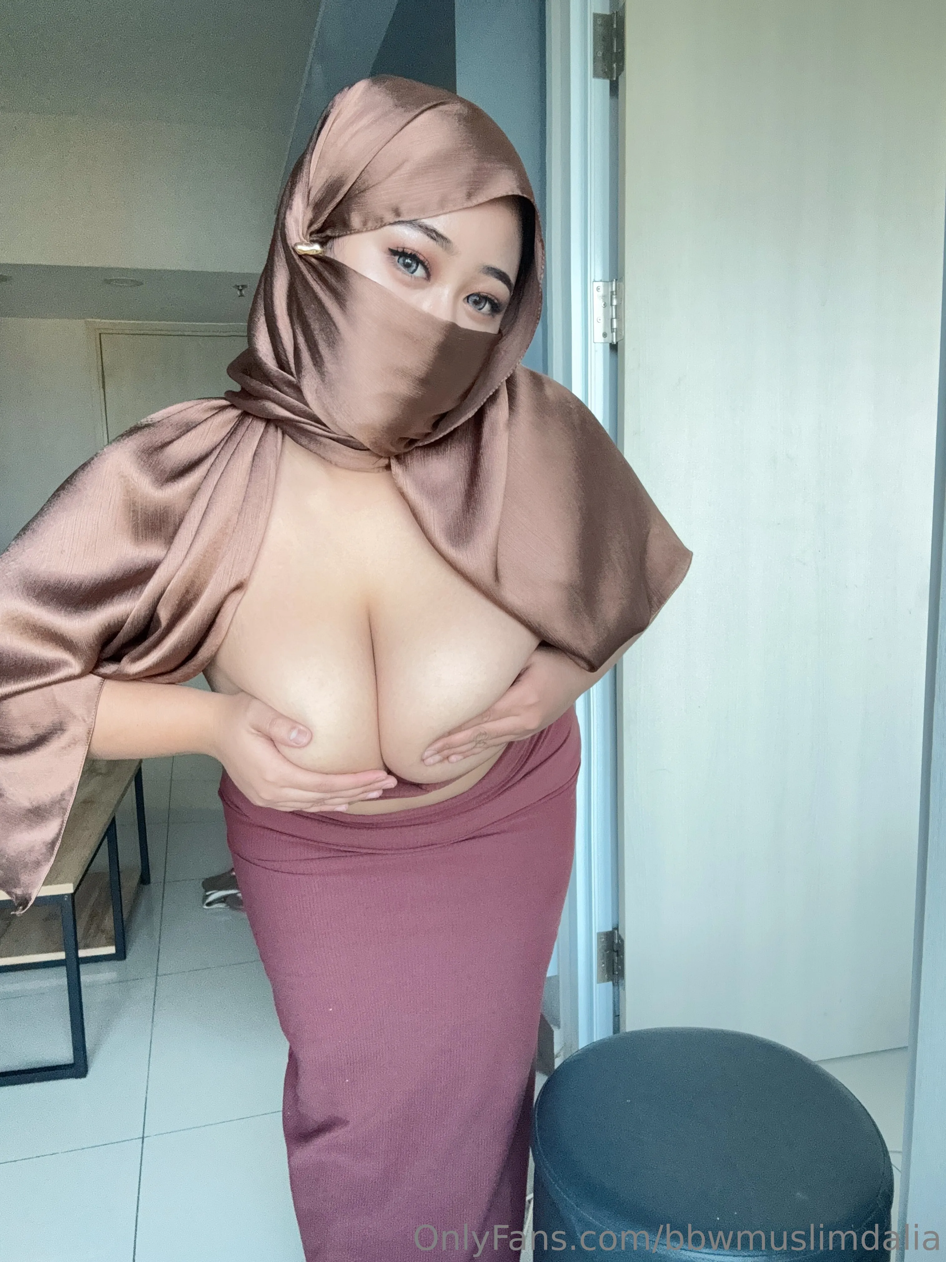 How about you get that mouth ready for me... 'cause I’ve got something just for it🥰💕