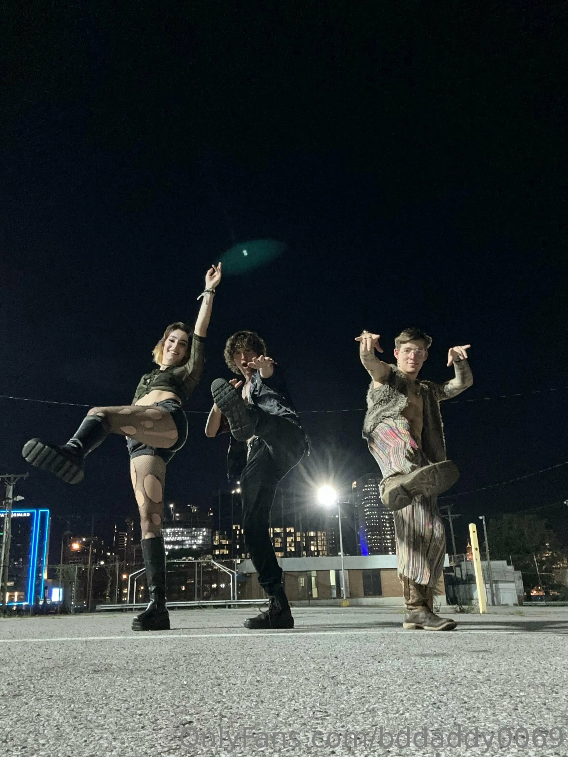 Buggy boy @bddaddy0069 mom porn