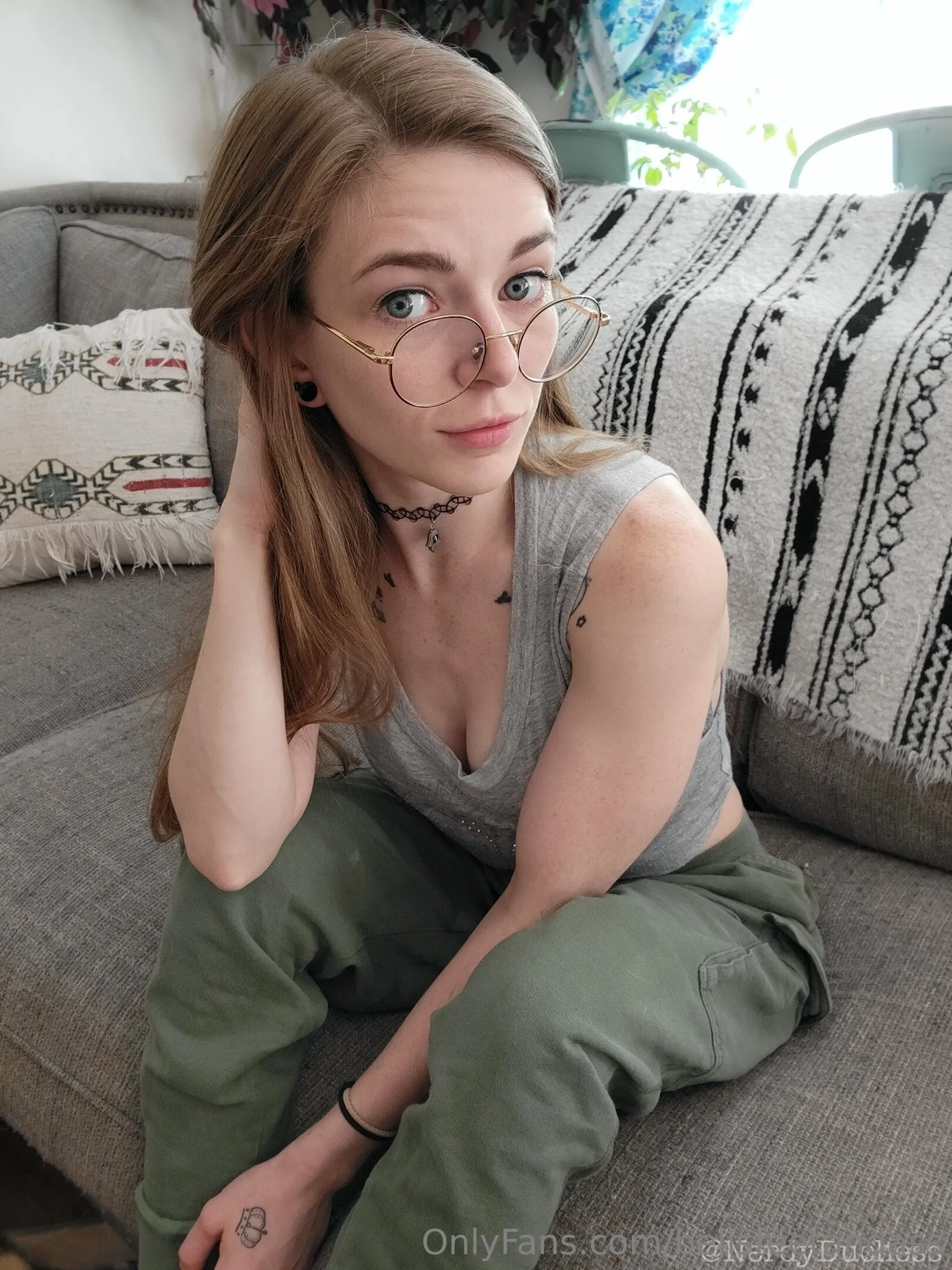 Bell's Feet & Ass FREE! @bellsfeetandass links