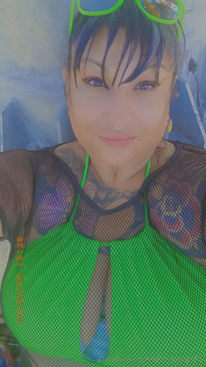 Betty Bangs in loss of innocence