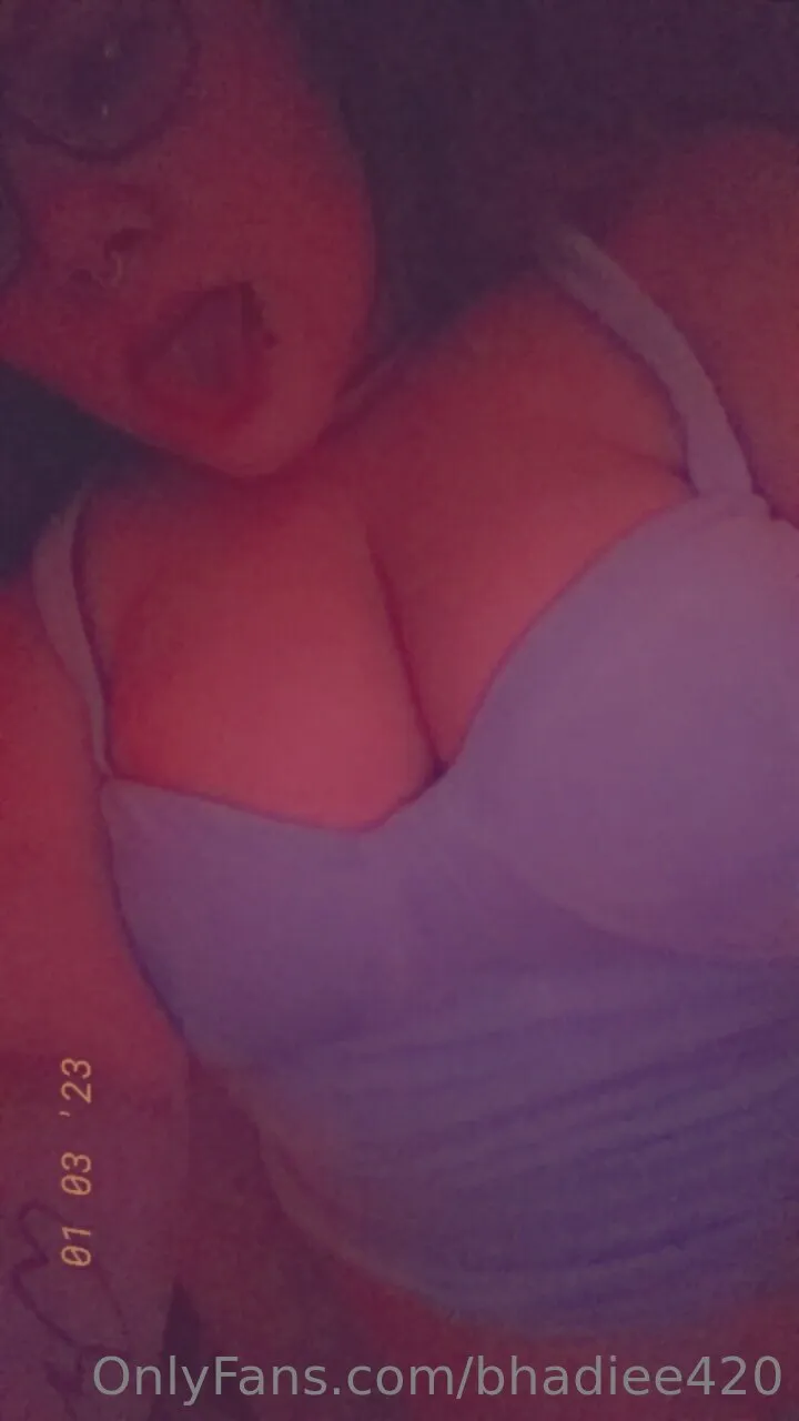 💕😘Angieebiitch😘💕 @bhadiee420 masterbating