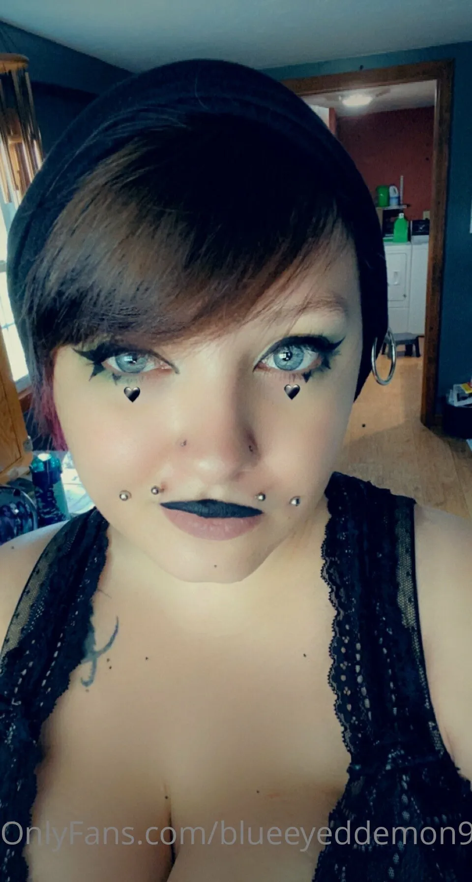 Onyx @blueeyeddemon97 stepdaughter