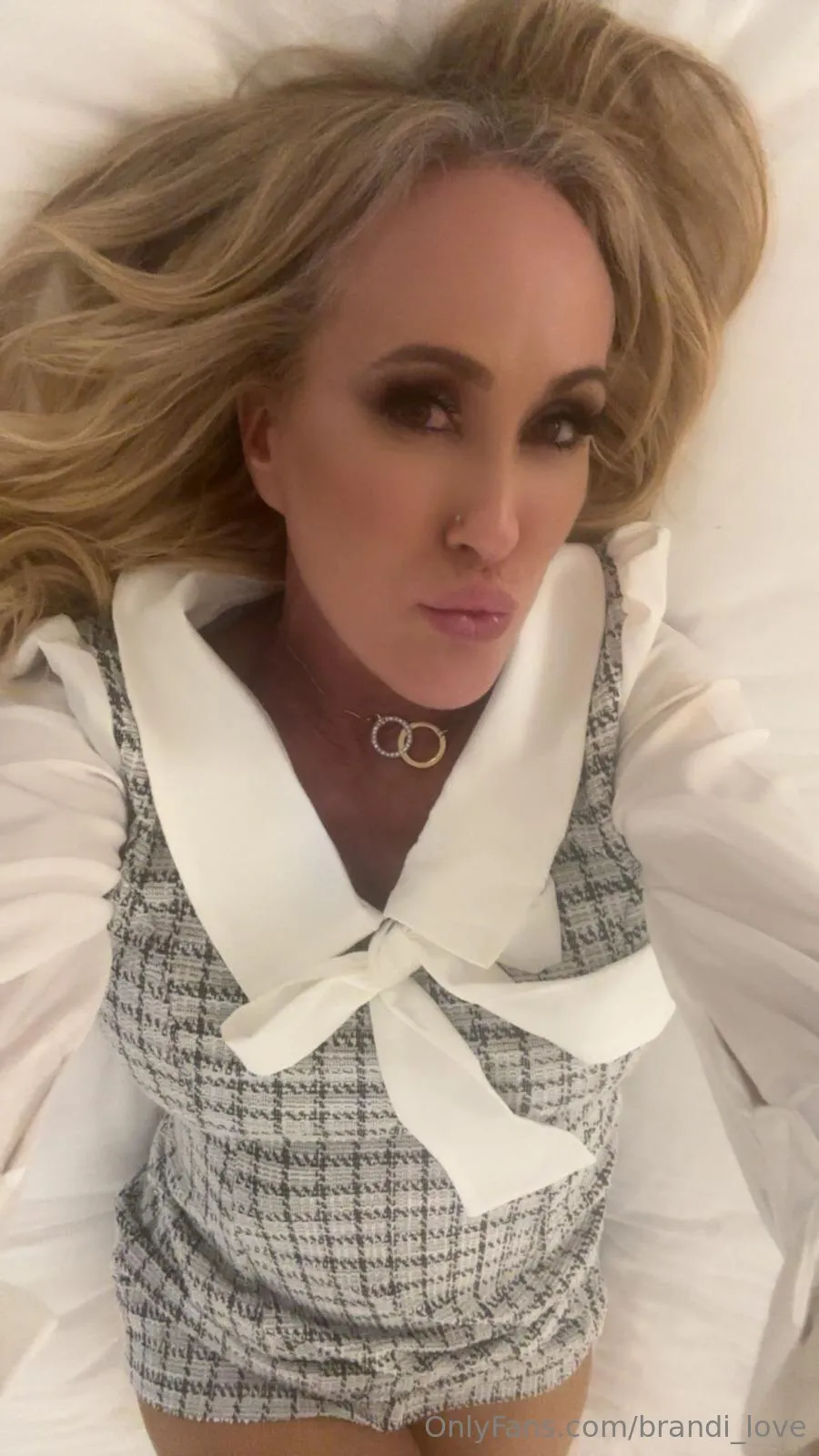 I'm rating every single cock picture I receive today!! Do you want to join in? All you have to do is tip $15 & then 