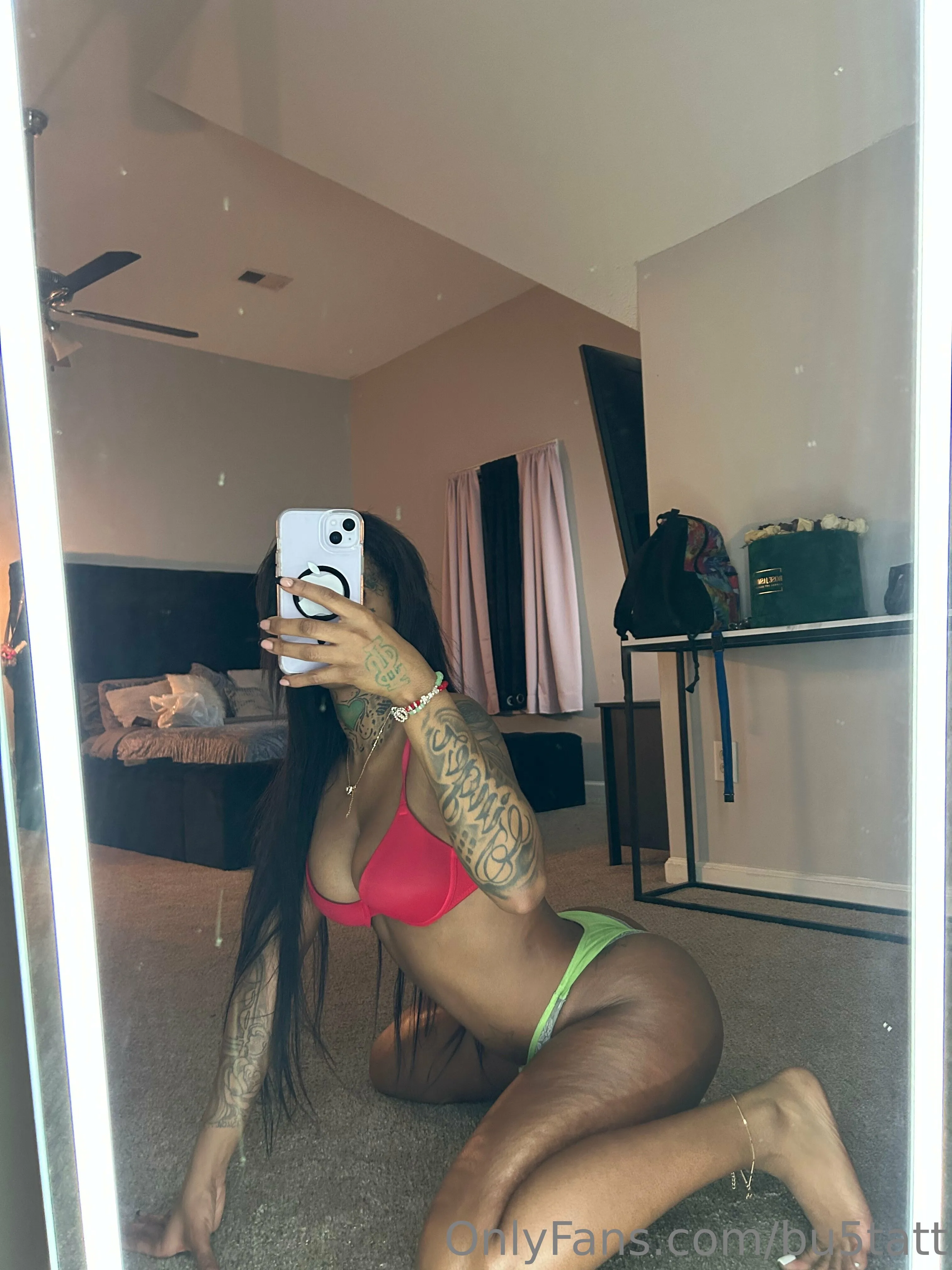 Going live on here today @2pm ❤️😋💦 Dont forget to subscribe to my main page @budatatts2 for EVERYDAY posts! Dont forget 