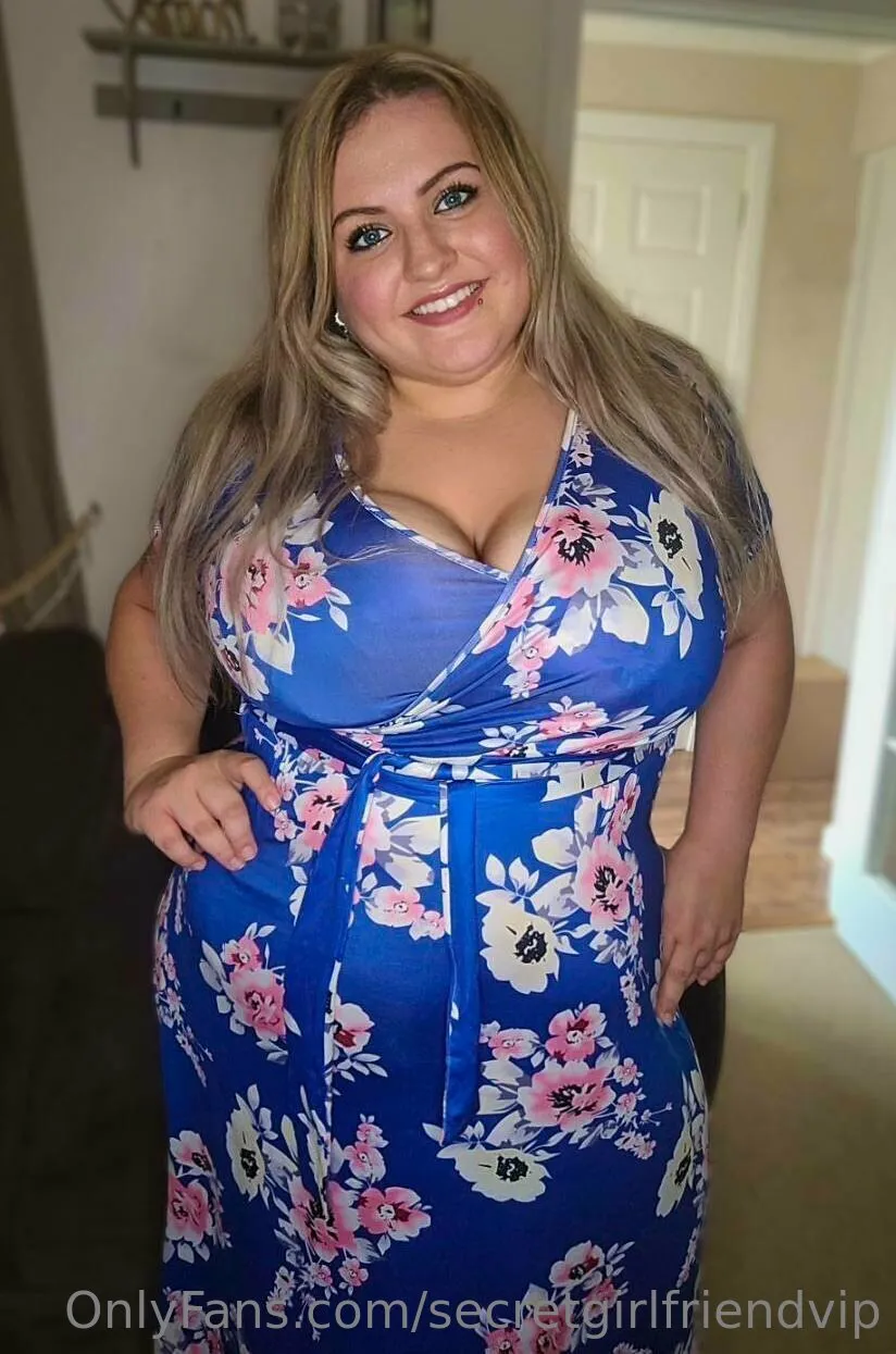 The best way to get to know me is sliding in to my DMs 😏