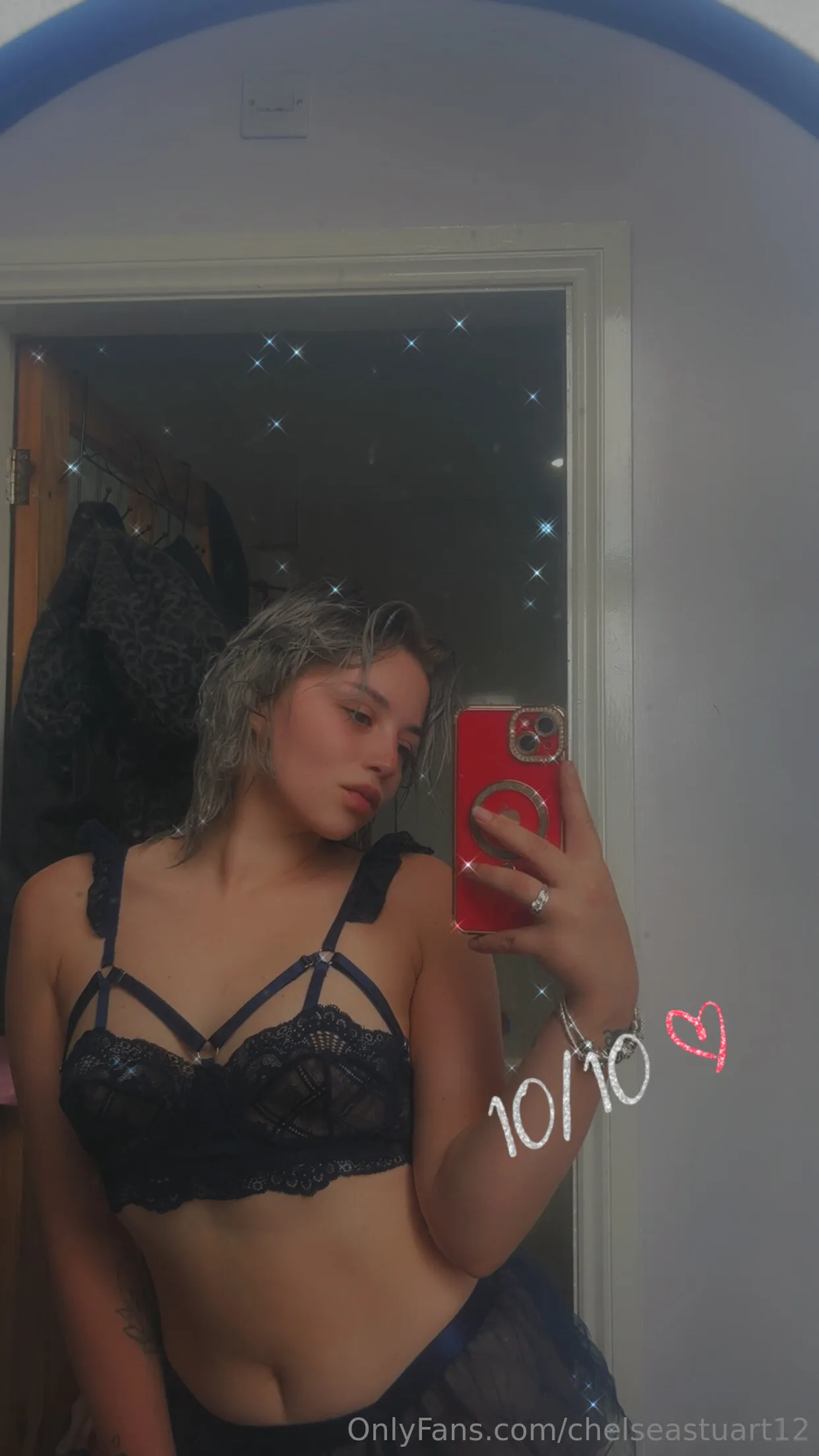 Chelsea stuart naked