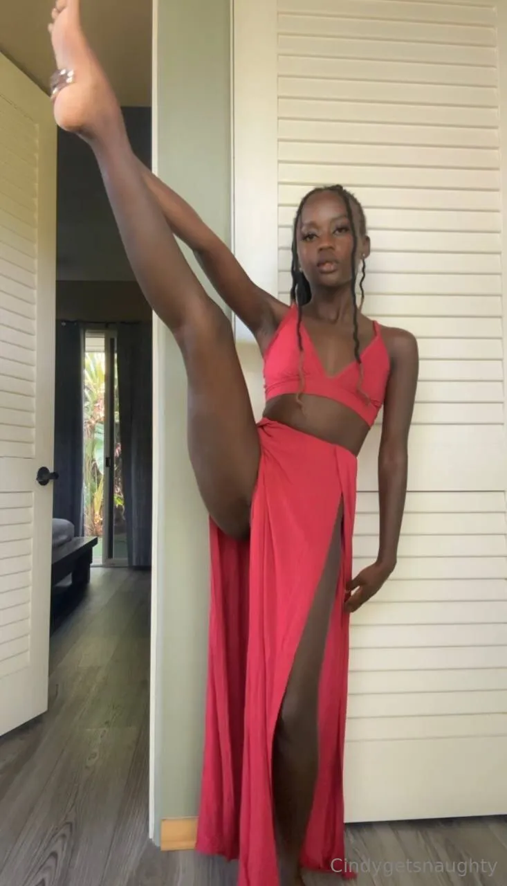 🥵BIGGEST NIPPLES 🏝️ leaked video