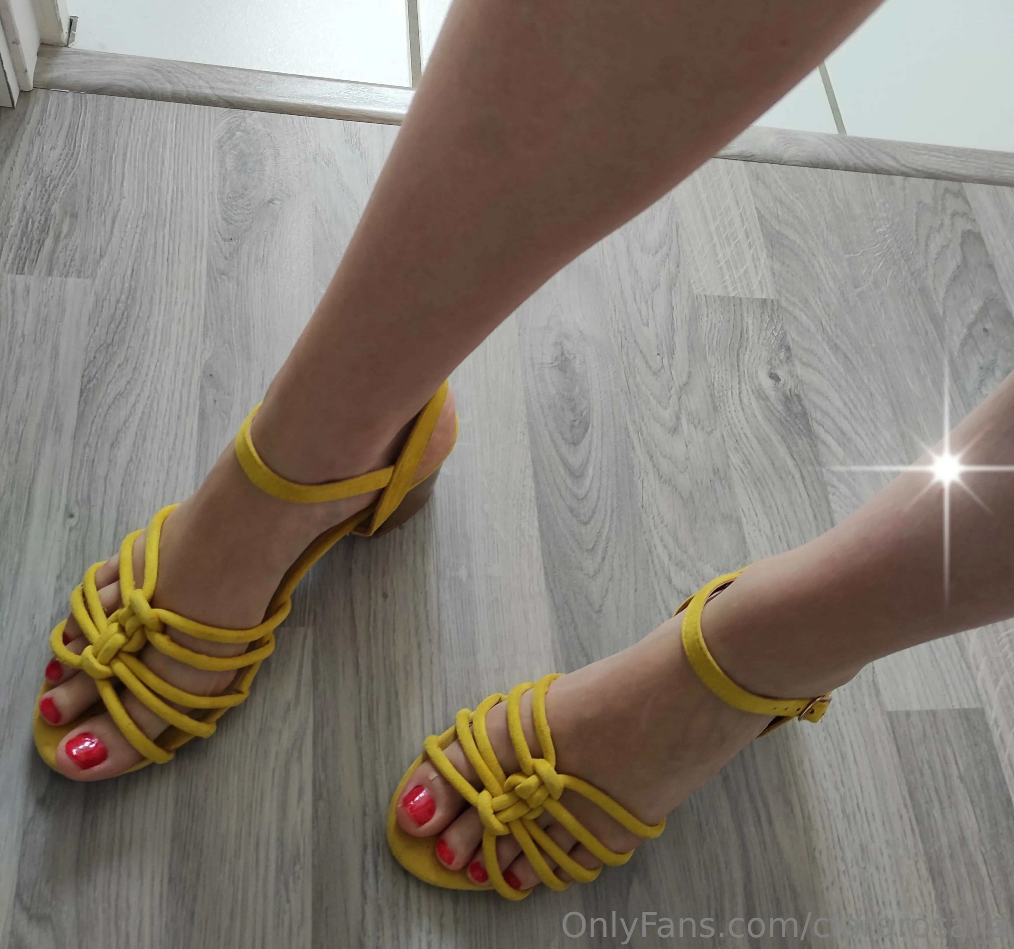 Clara Rosalia @clararosalia police officer