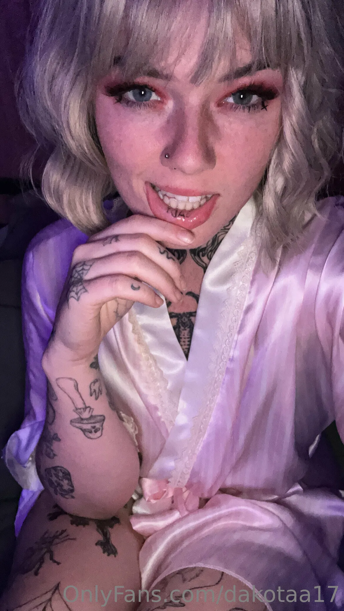 Dakota 🖤 nude forum