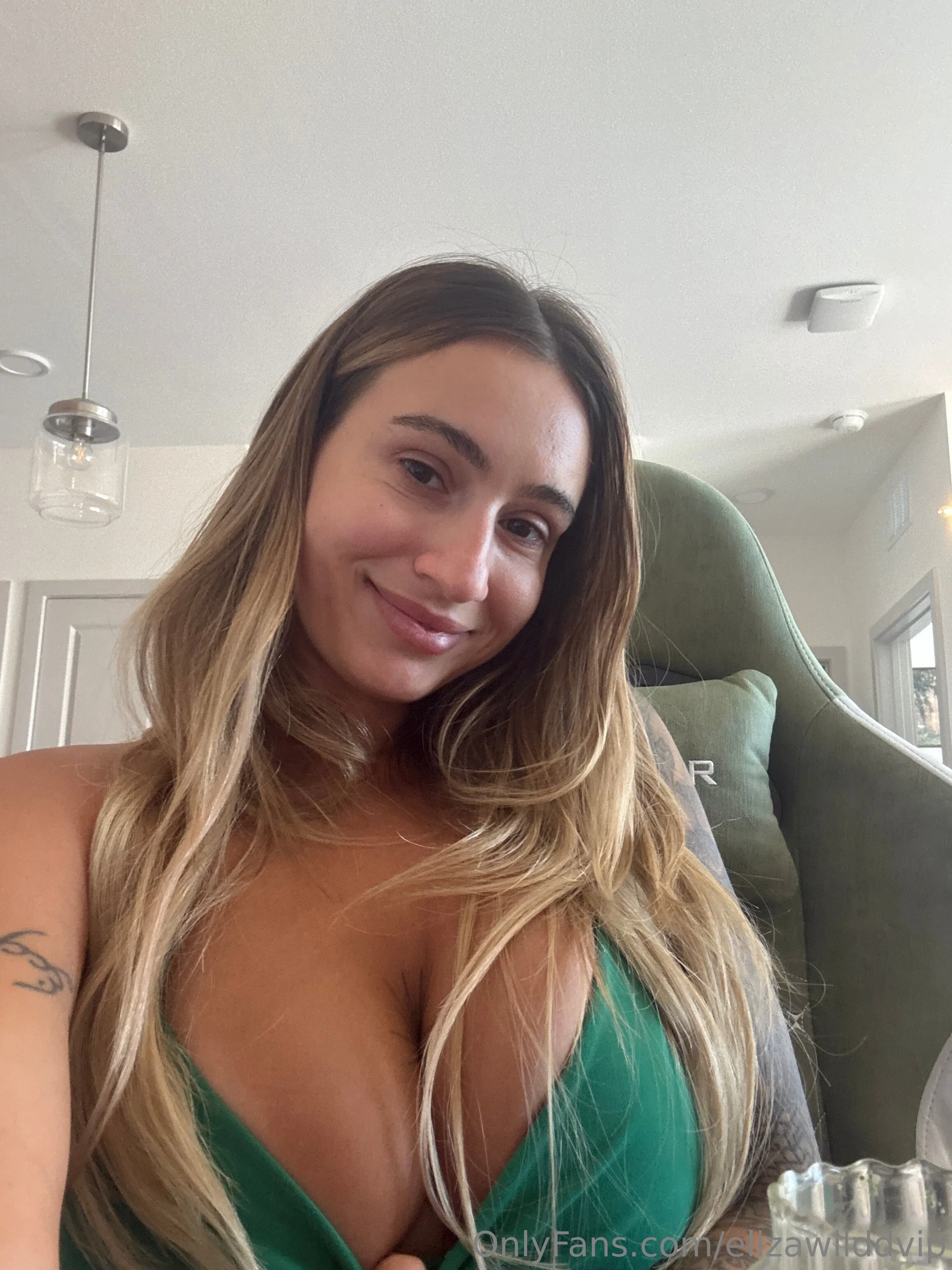 how was your day at work, babe?? need my help to relax 🤤