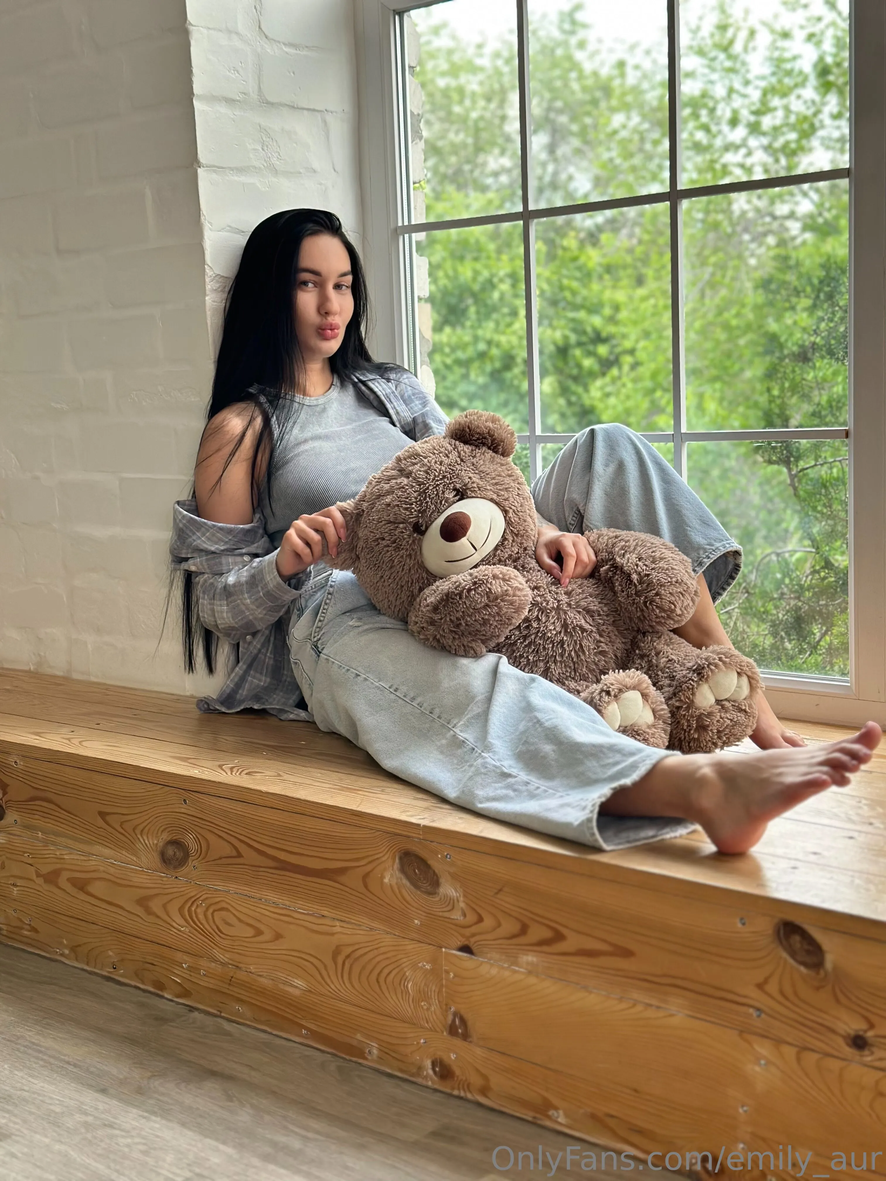 EMILY @emily_aur naked pics of angie