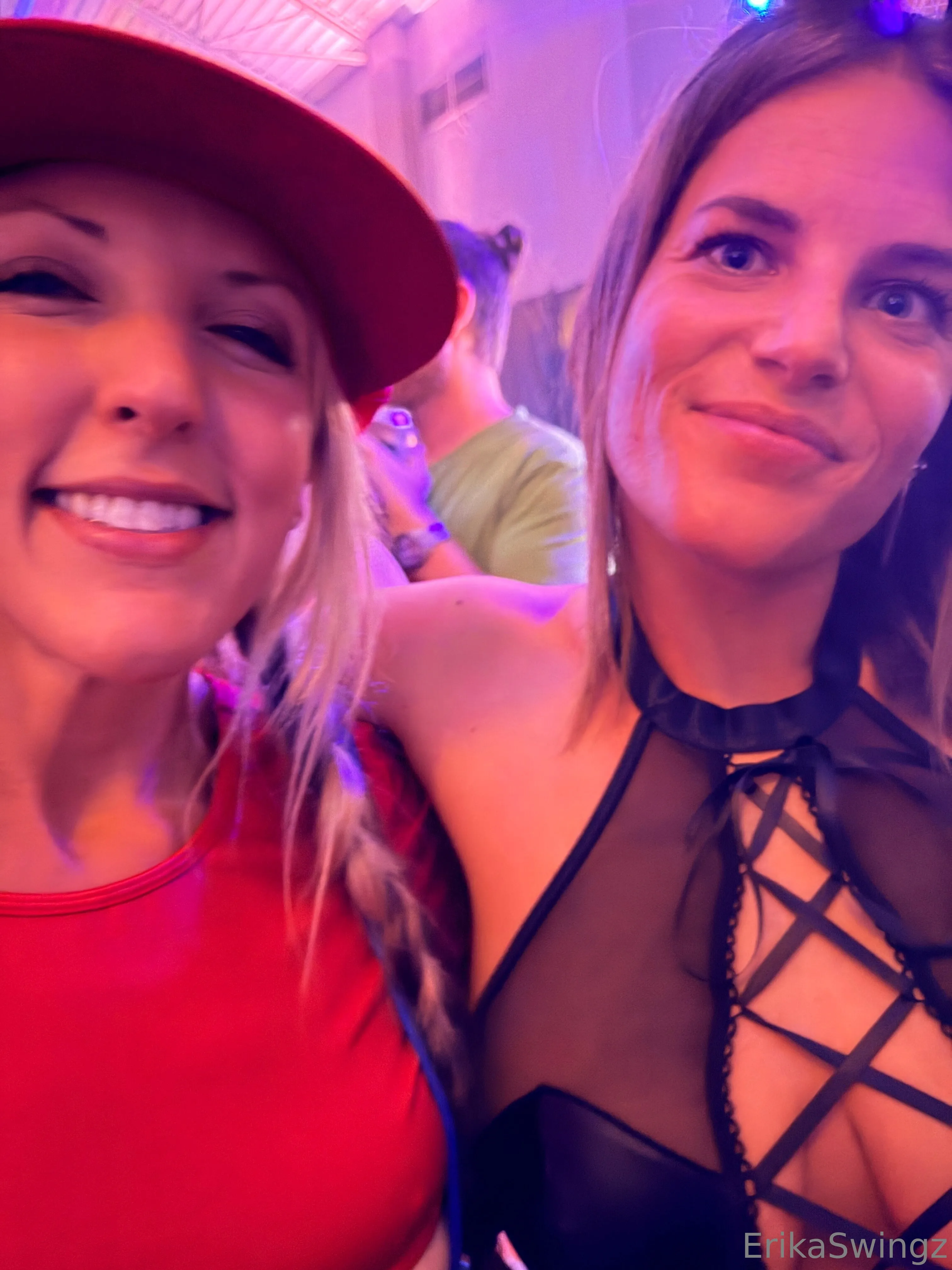 Erika Swingz @erikaswingz midget onlyfans