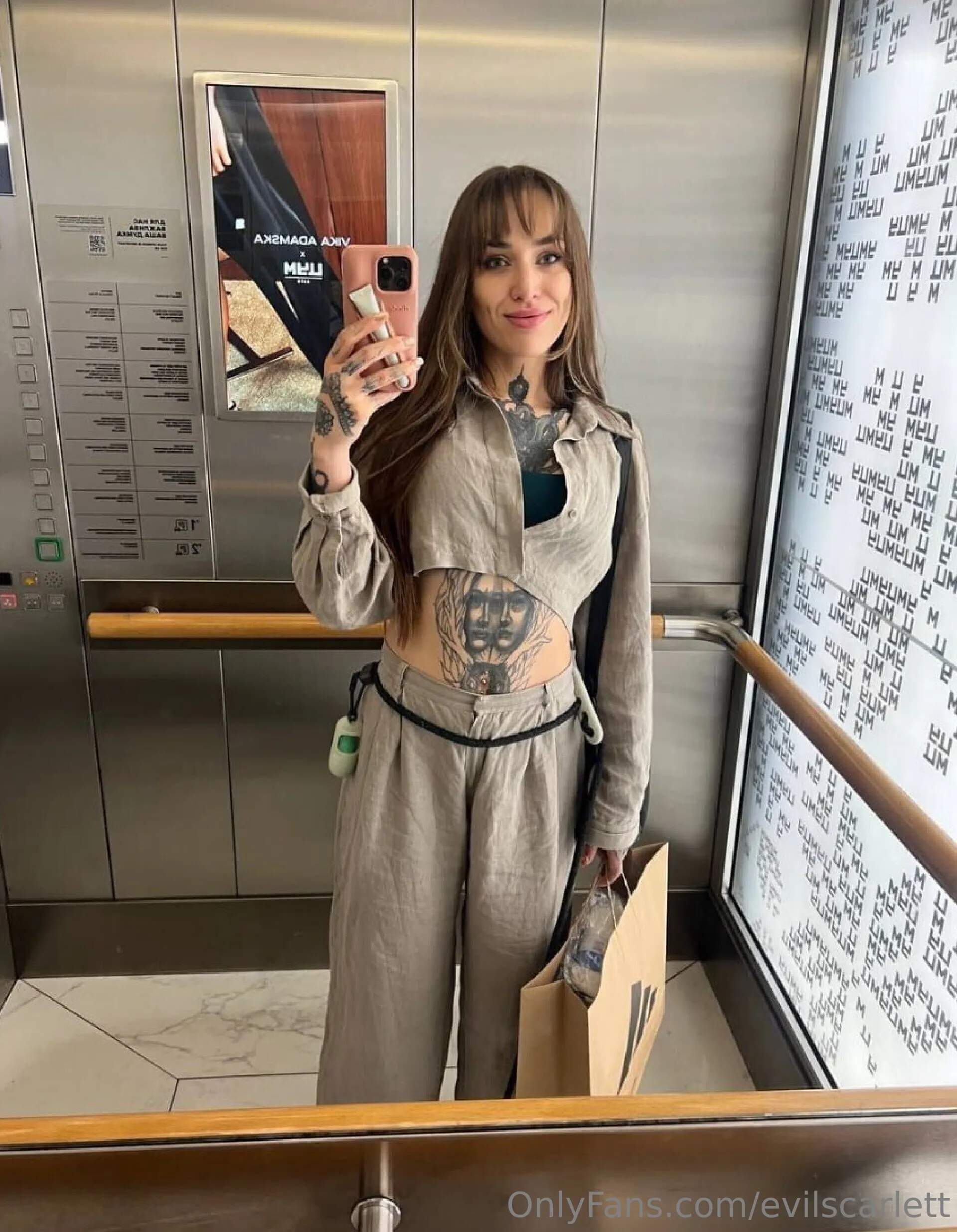 𝙎𝙘𝙖𝙧𝙡𝙚𝙩𝙩 ❤️ pics instagram