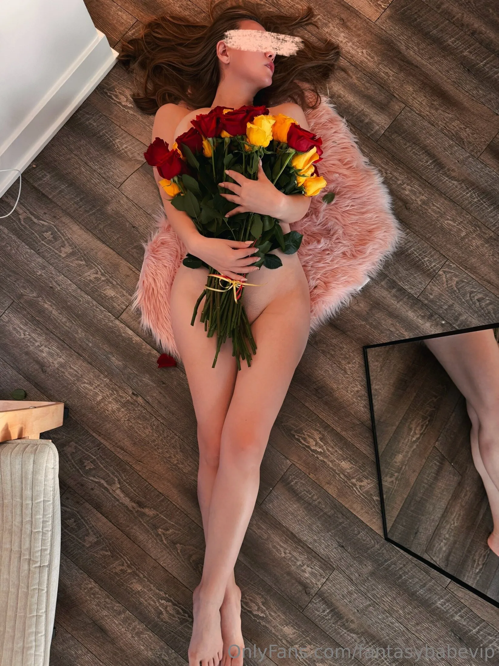 FantasyBabe🦄 in a bikini