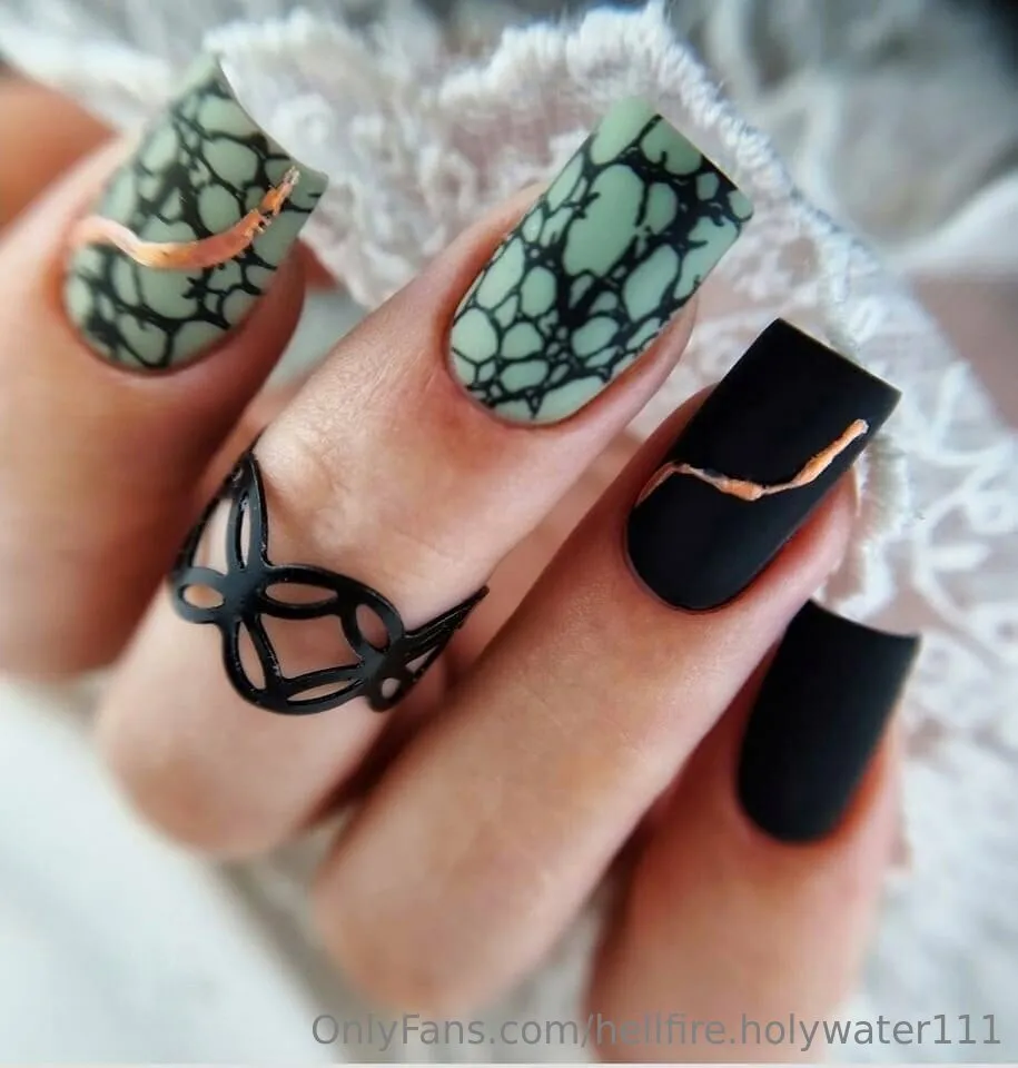 FrancescaDD @hellfire.holywater111 boob morph