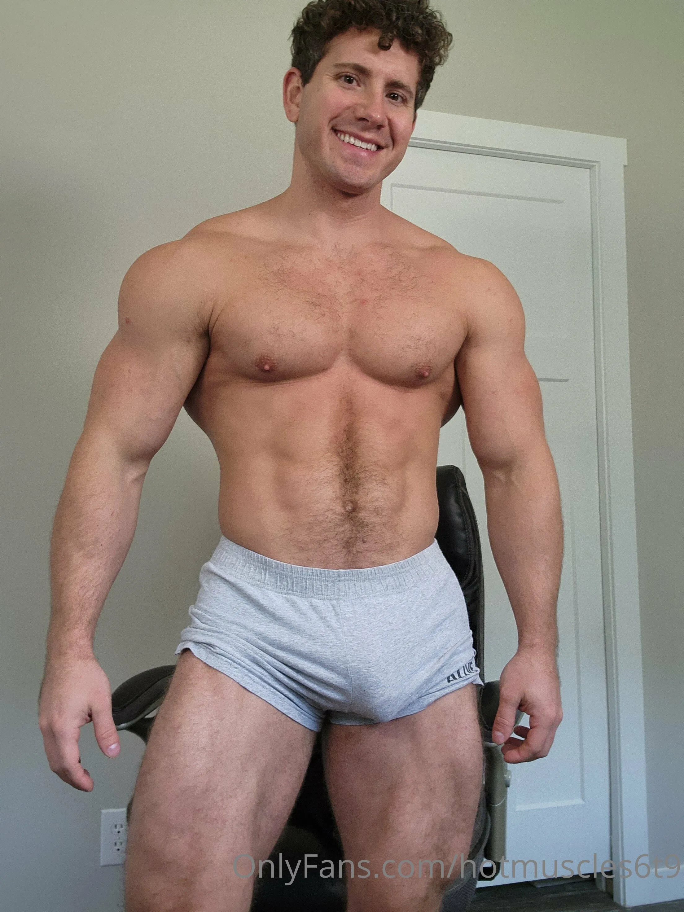 Hotmuscles6t9 @hotmuscles6t9 naked pics of angie