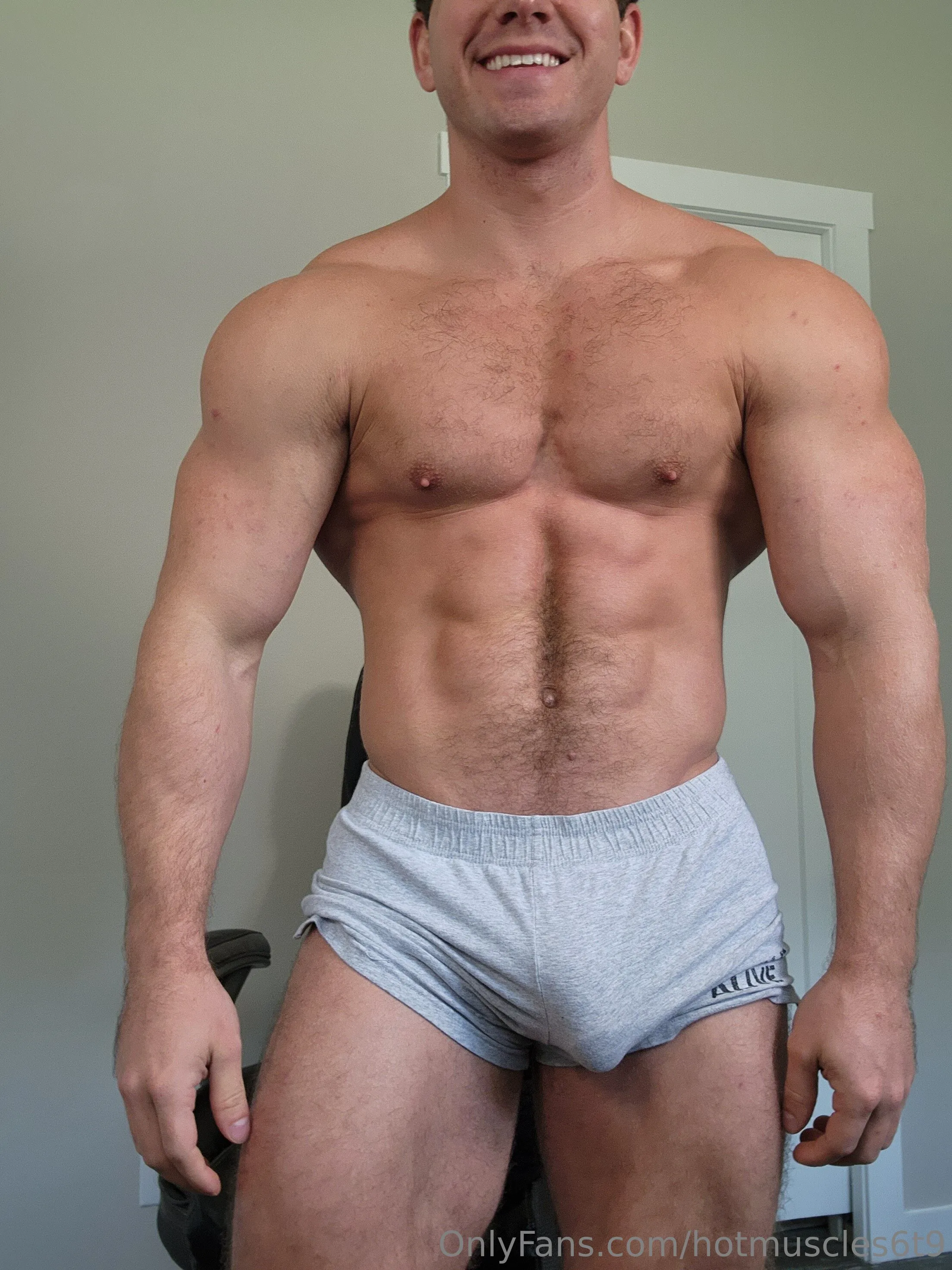 Hotmuscles6t9 fapello angie