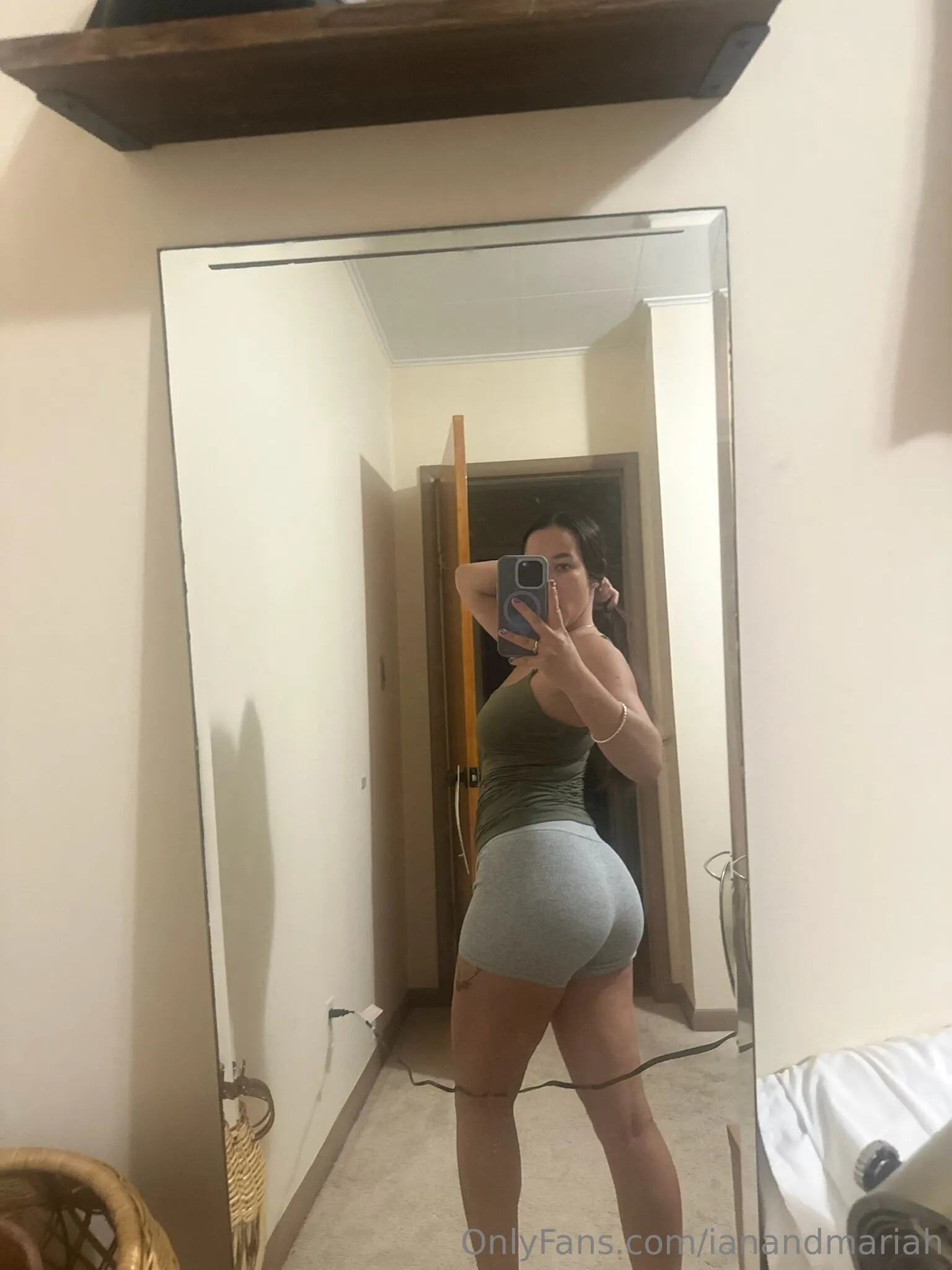 Ian and Mariah thong