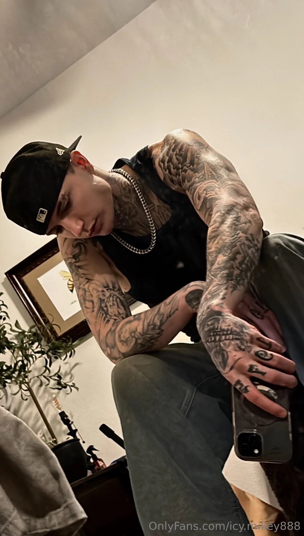 Icy Mikey @icy.mikey888 esposo